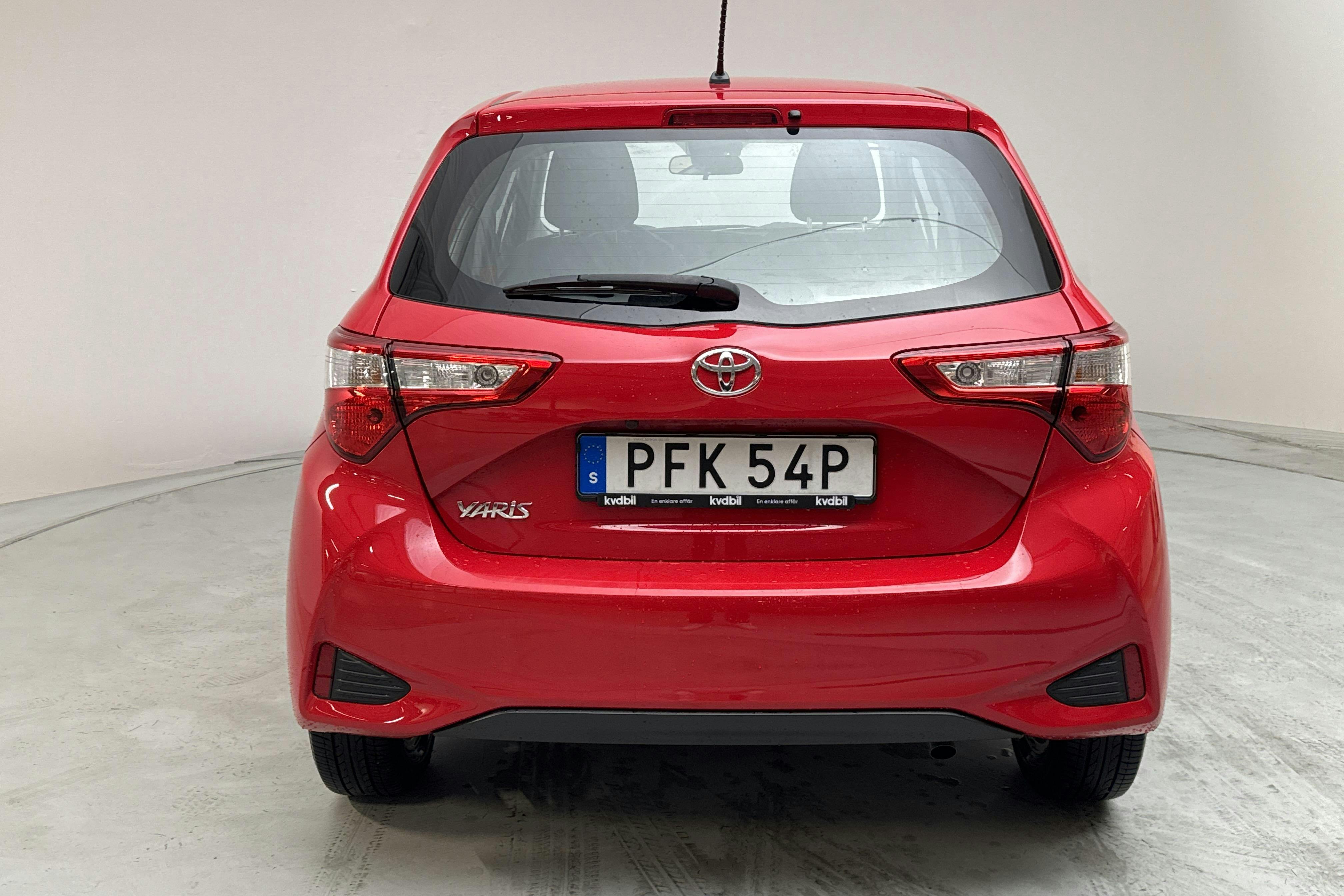 Toyota Yaris 1.5 5dr (111hk) - 2 419 mil - Manuell - röd - 2020