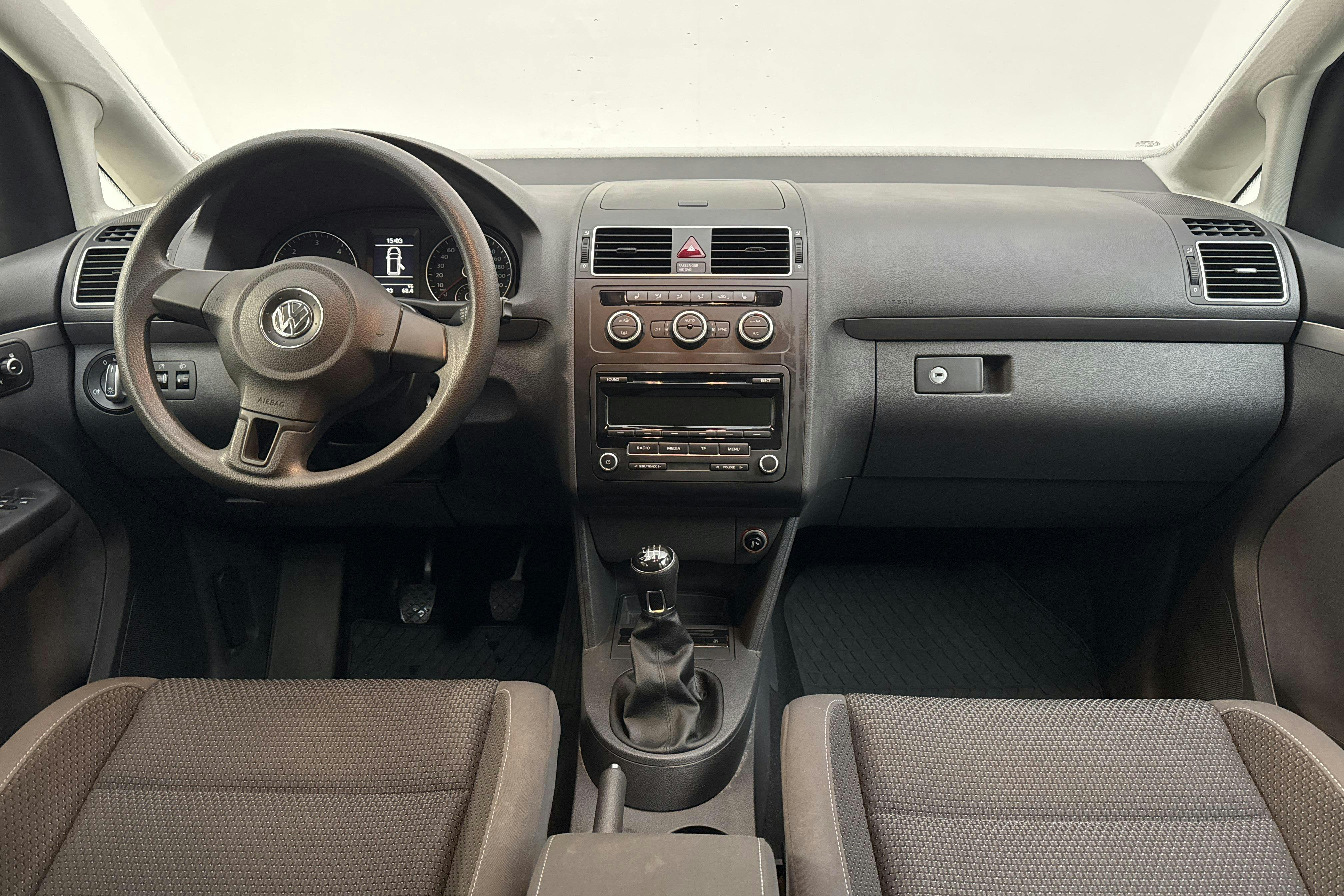 VW Touran 1.6 TDI BlueMotion Technology (105hk) - 14 598 mil - Manuell - vit - 2015