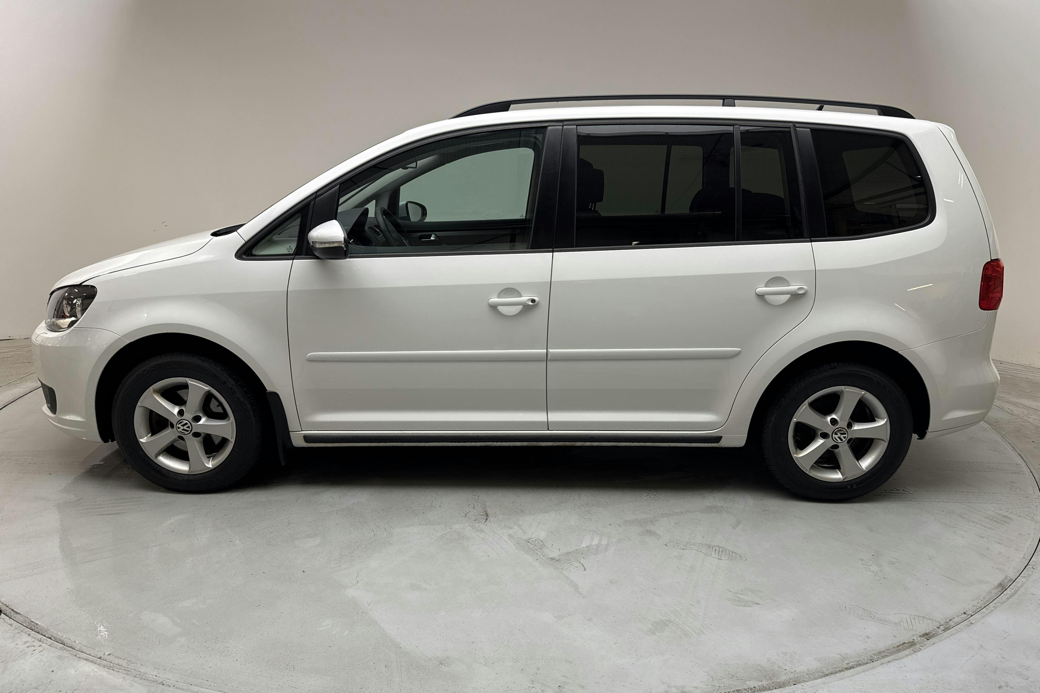 VW Touran 1.6 TDI BlueMotion Technology (105hk) - 14 598 mil - Manuell - vit - 2015