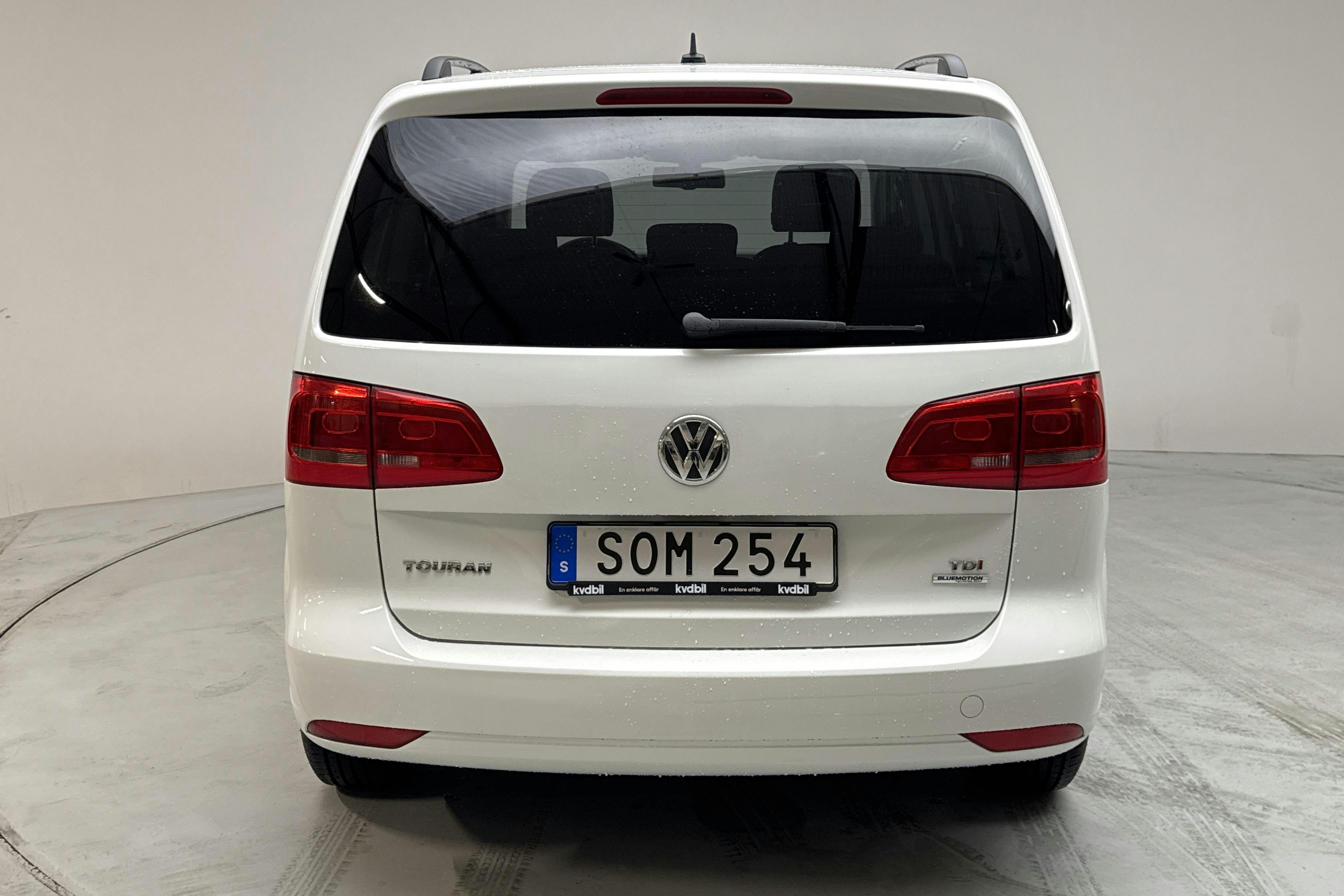 VW Touran 1.6 TDI BlueMotion Technology (105hk) - 14 598 mil - Manuell - vit - 2015