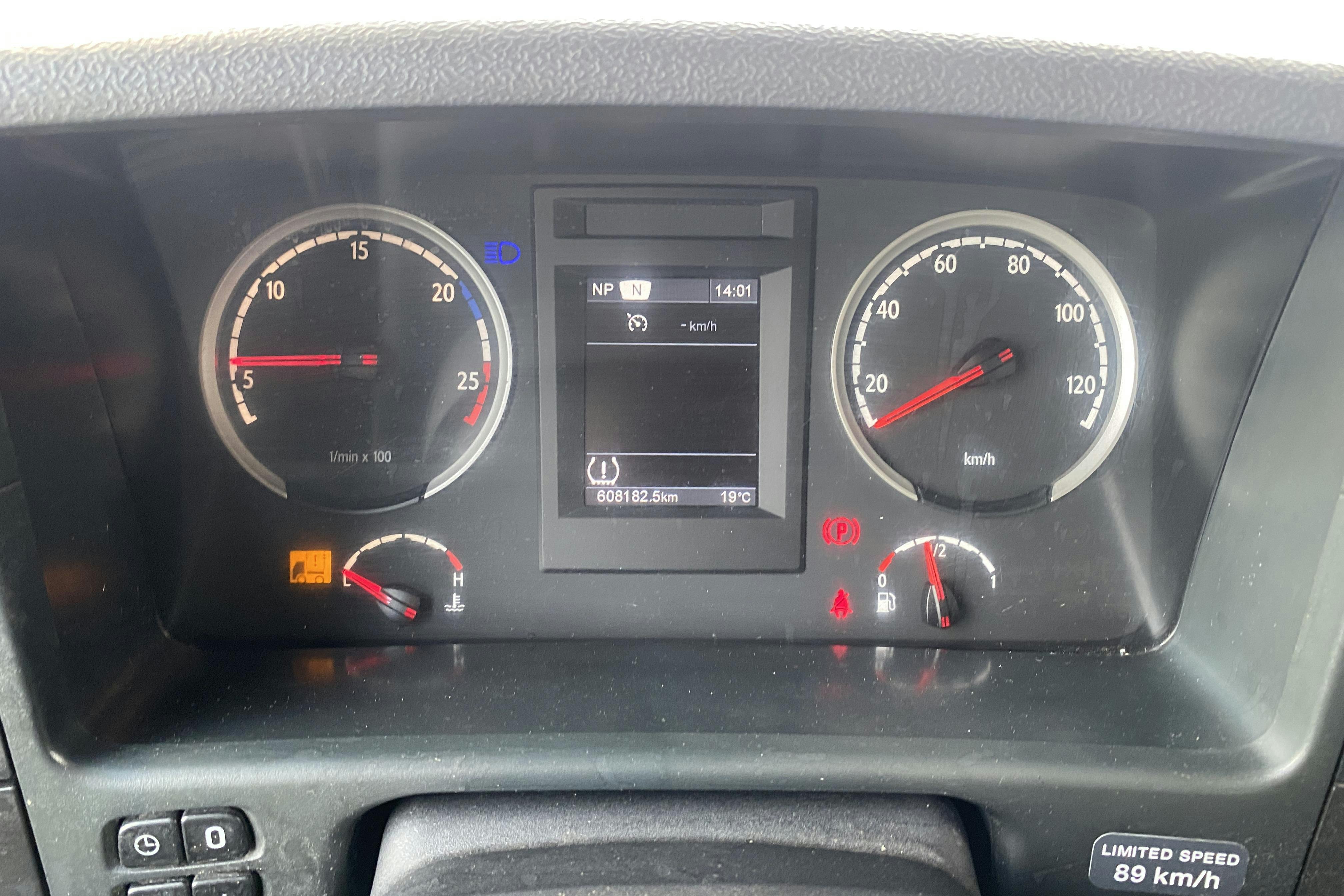 SCANIA P280 - 608 182 km - Automat - 2013
