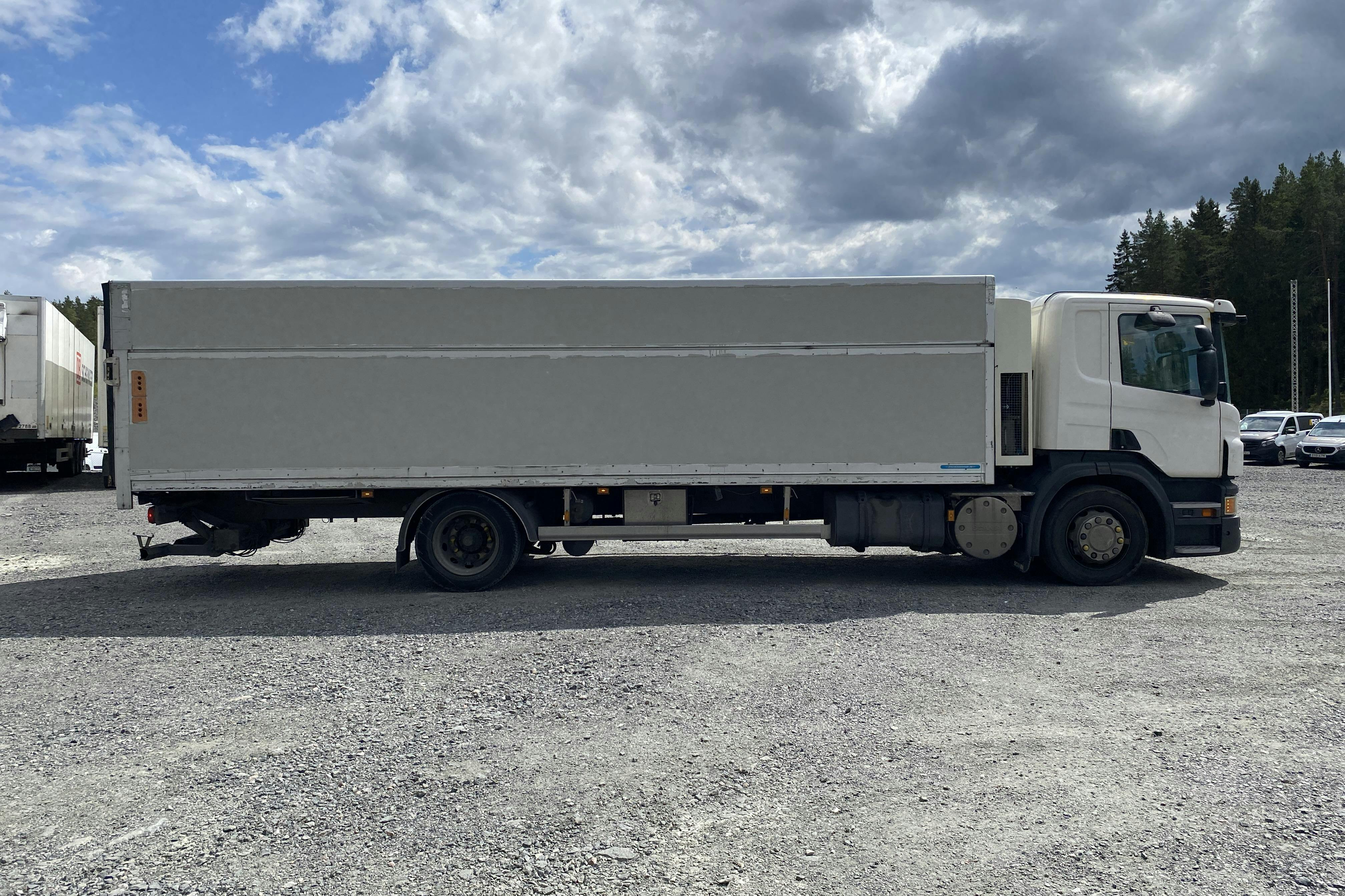 SCANIA P280 - 608 182 km - Automat - 2013