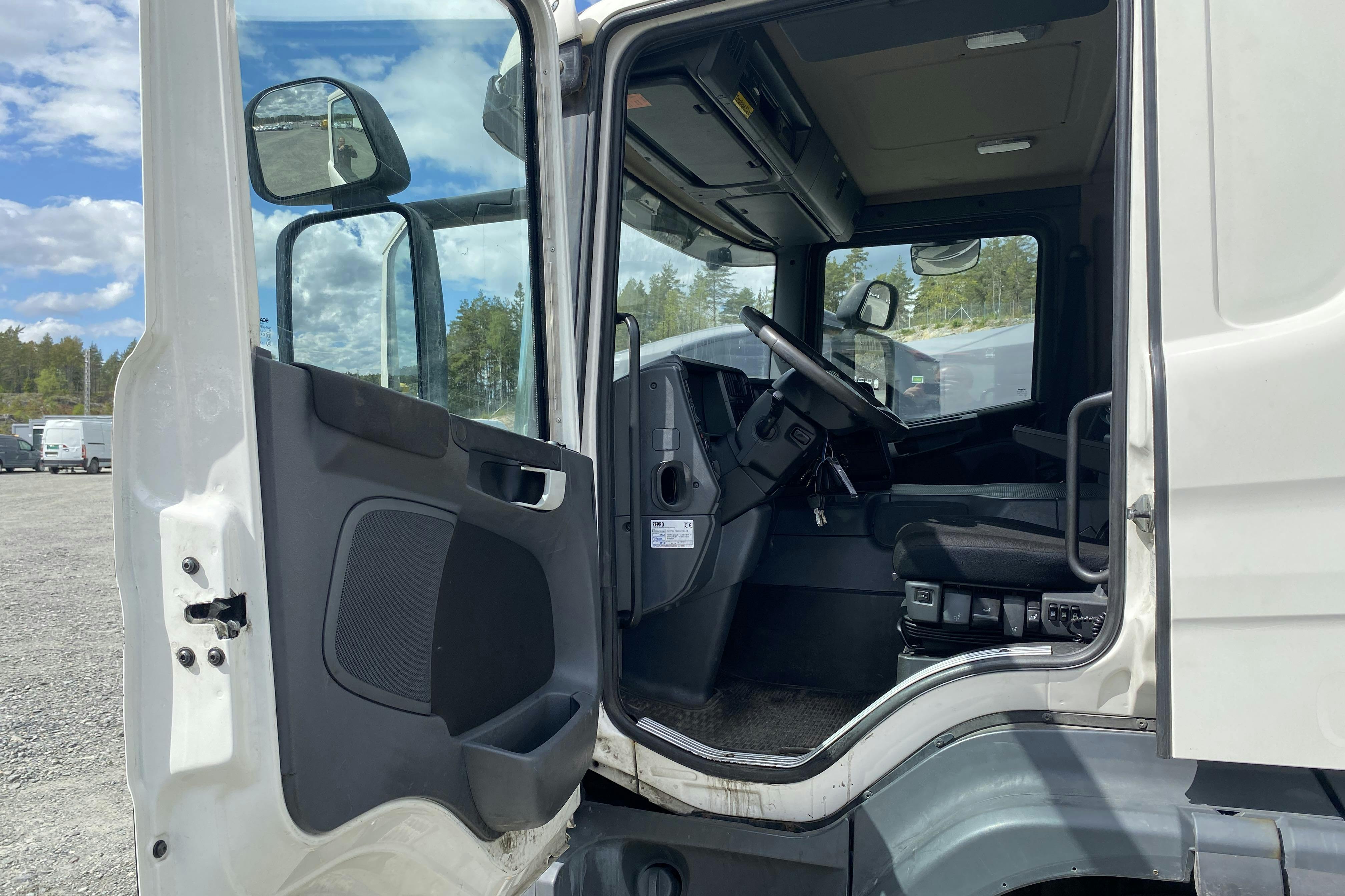 SCANIA P280 - 608 182 km - Automat - 2013