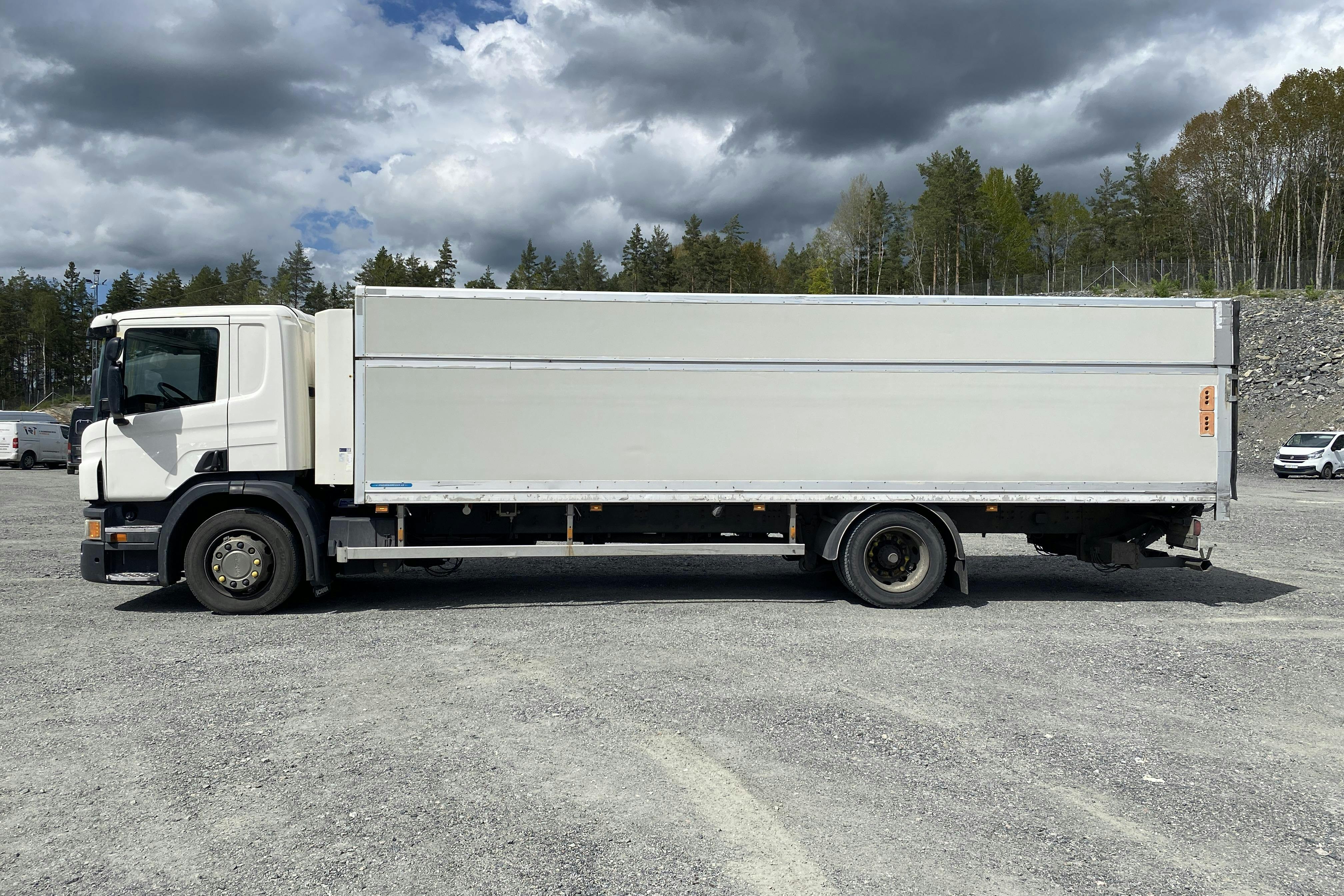 SCANIA P280 - 608 182 km - Automat - 2013