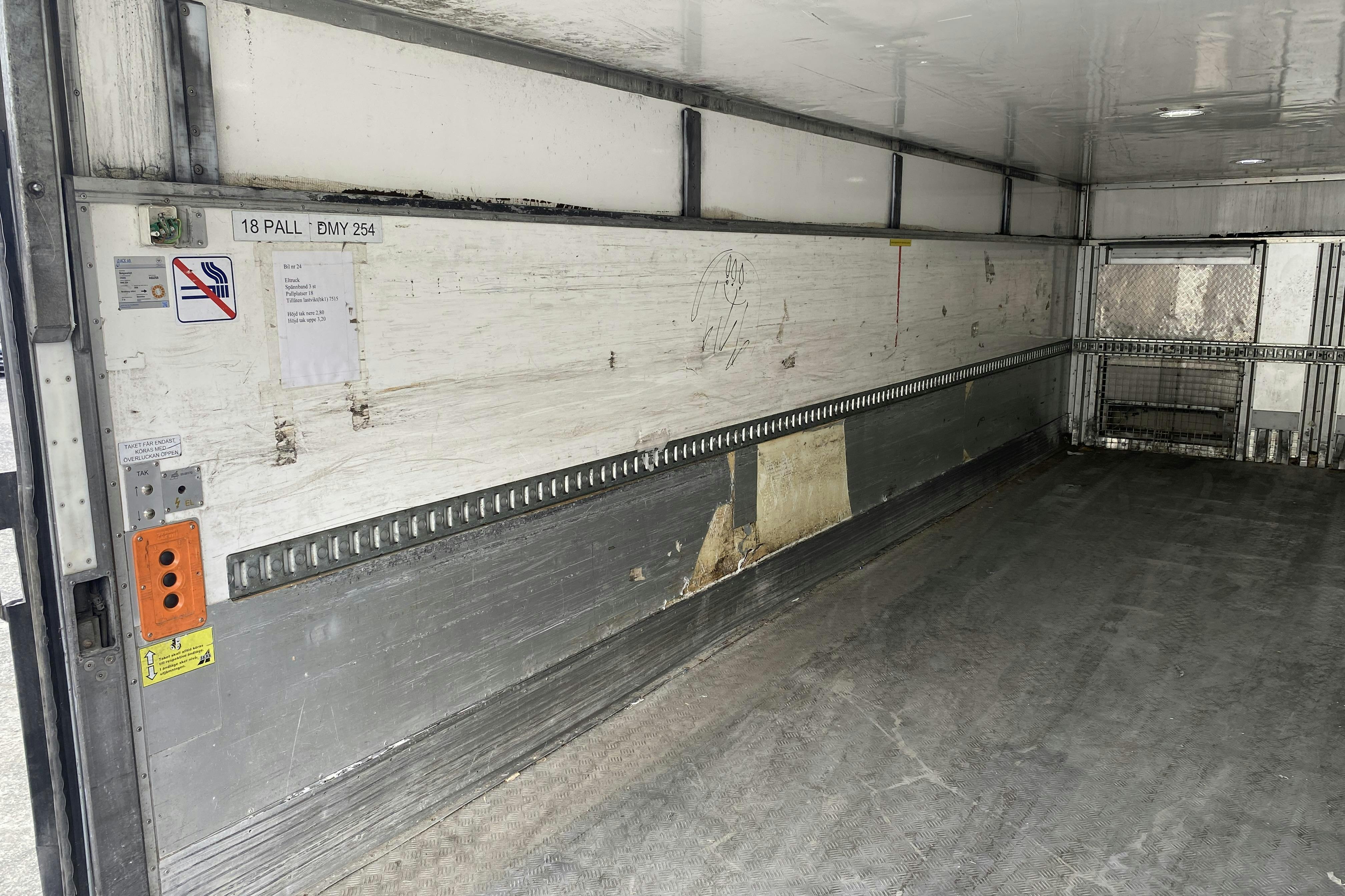 SCANIA P280 - 608 182 km - Automat - 2013