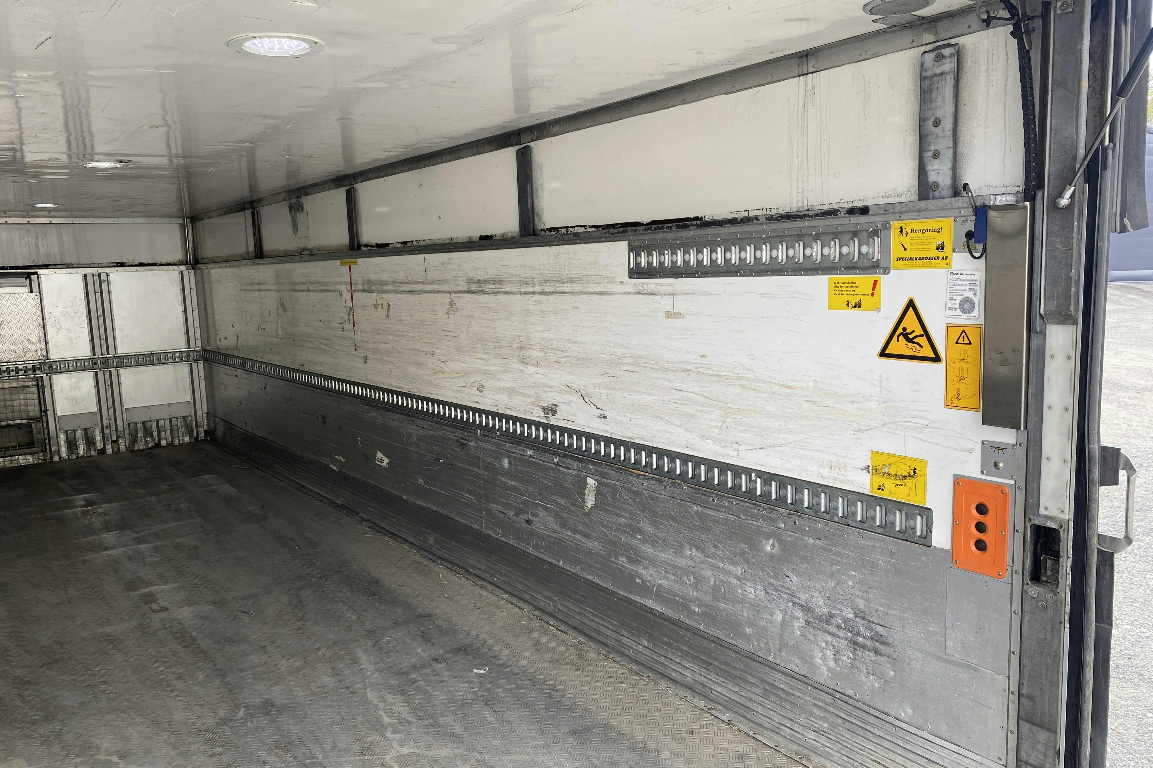 SCANIA P280 - 608 182 km - Automat - 2013