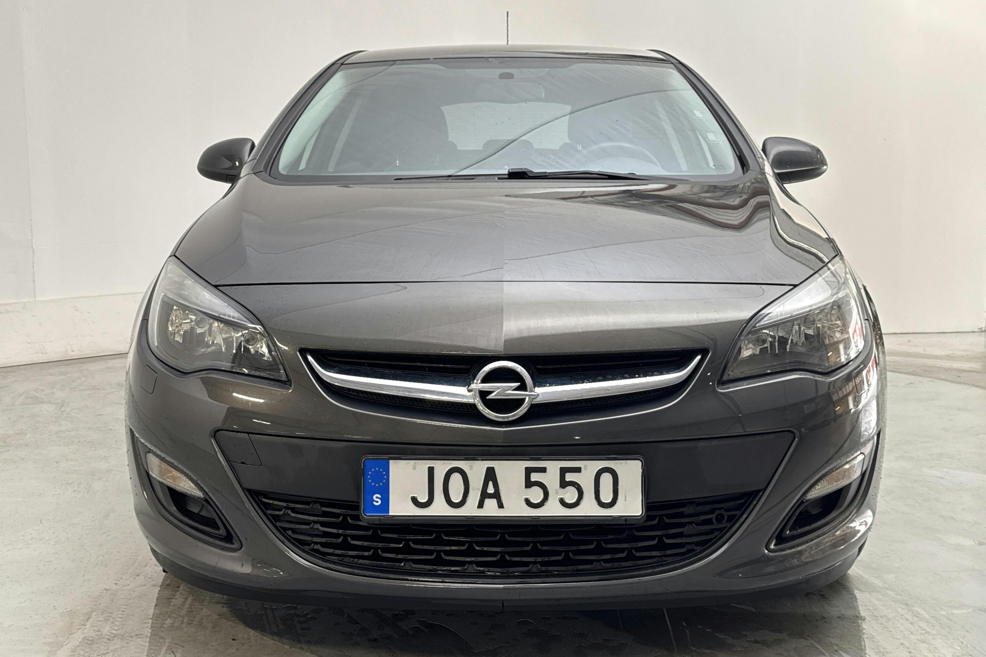 Opel Astra 1.6 ECOTEC 5dr (115hk) - 12 202 mil - Manuell - grå - 2014