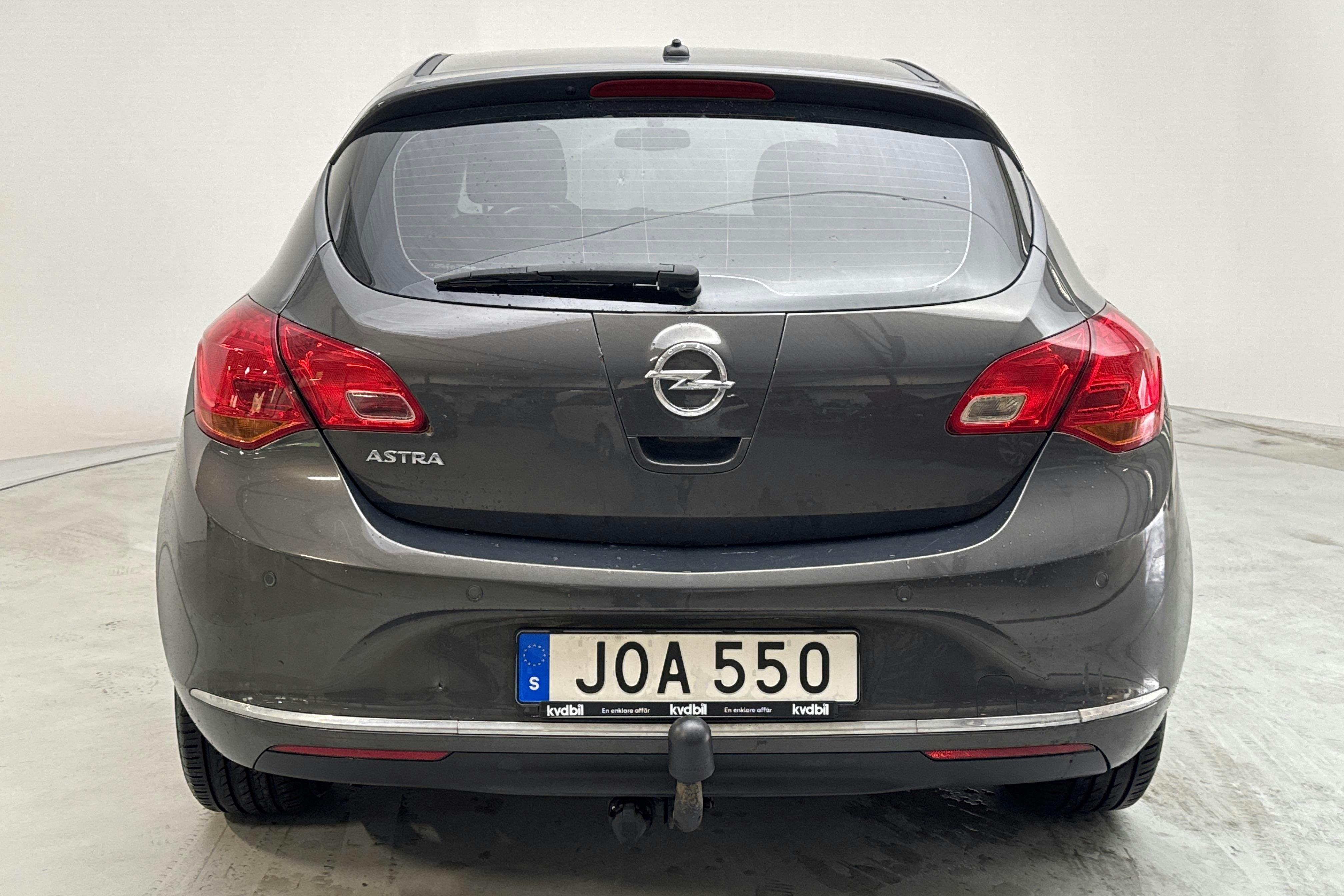 Opel Astra 1.6 ECOTEC 5dr (115hk) - 12 202 mil - Manuell - grå - 2014