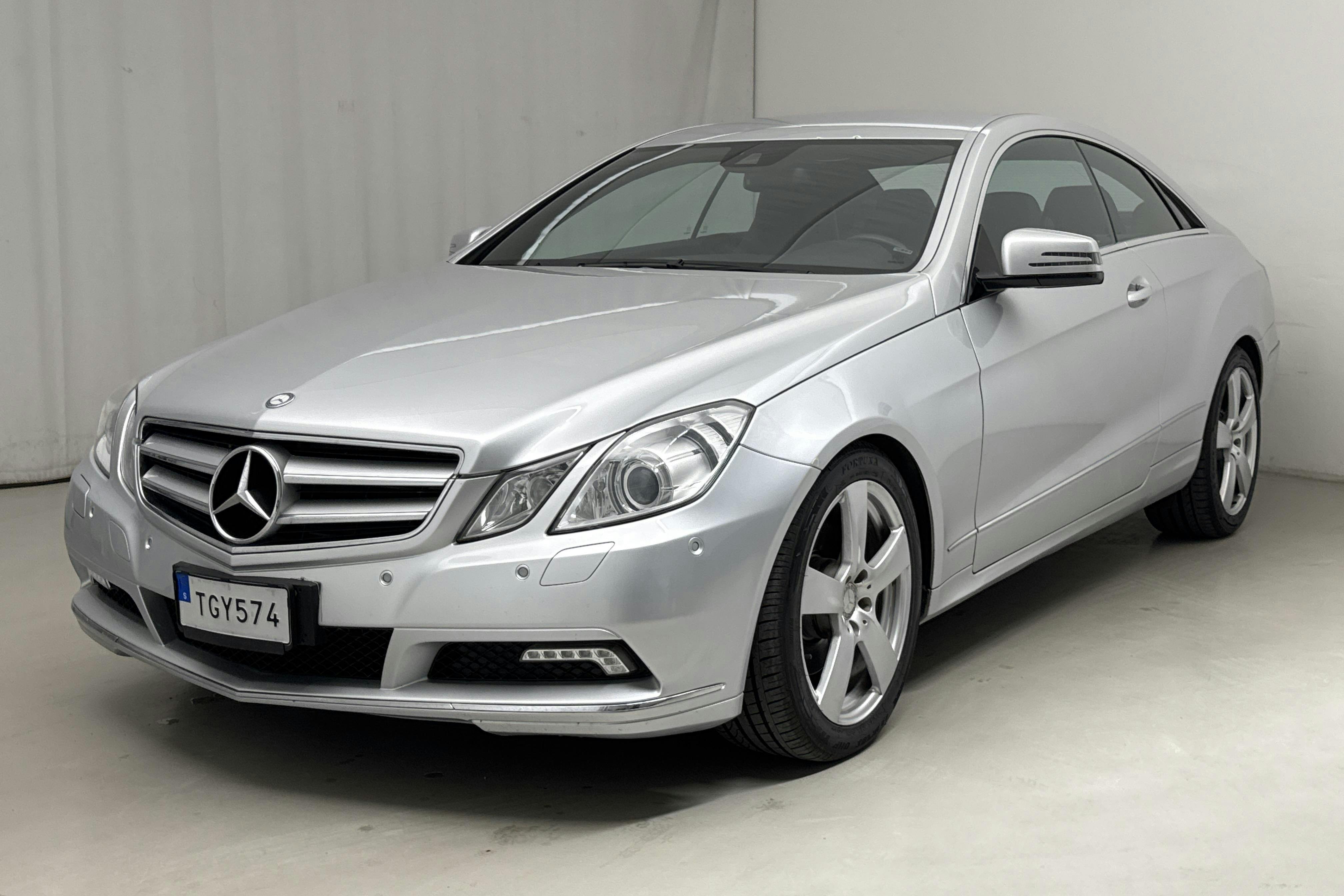 Mercedes E 350 CDI BlueEfficiency Coupé C207 (231hk) - 14 866 mil - Automat - silver - 2010