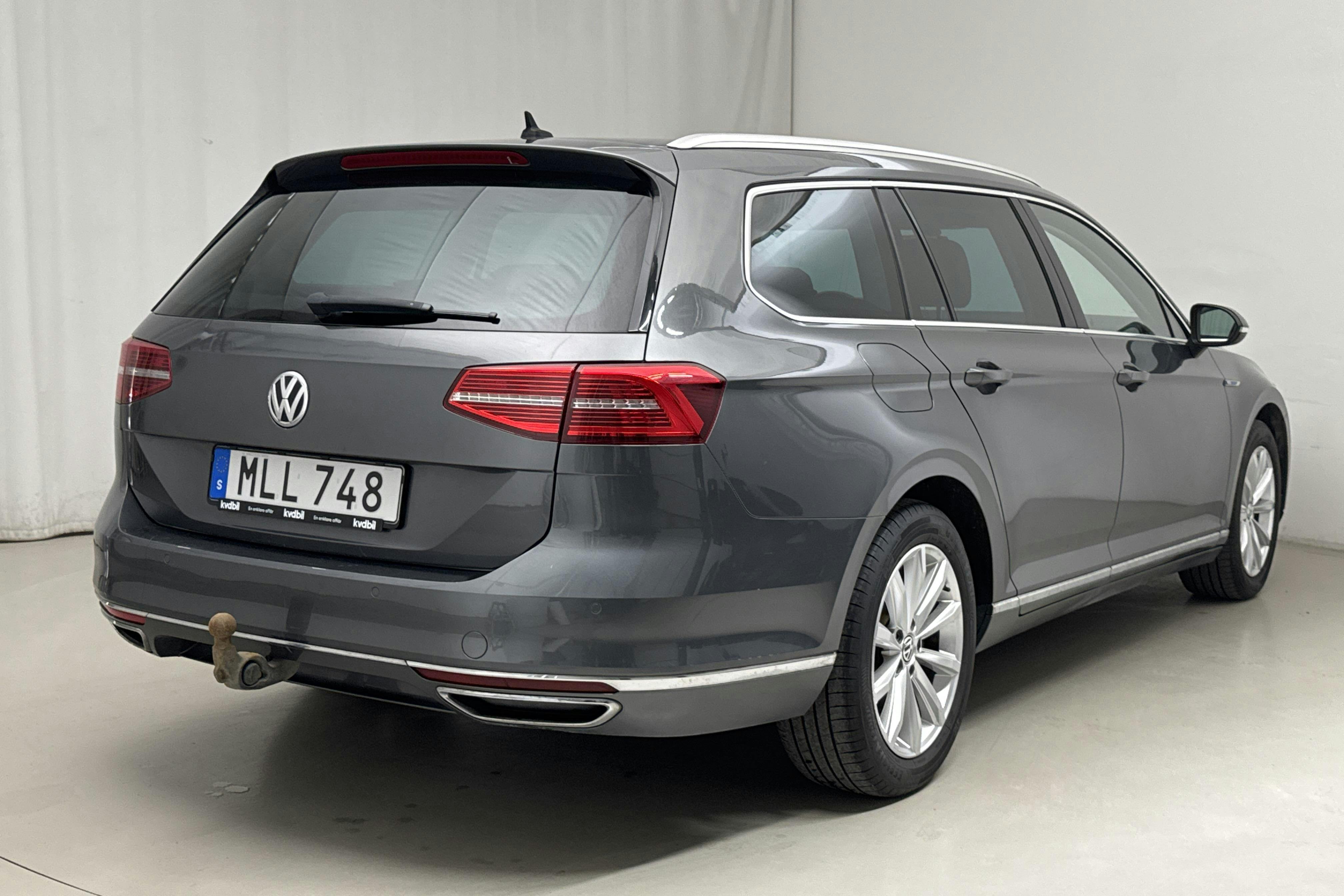 VW Passat 1.4 Plug-in-Hybrid Sportscombi (218hk) - 19 795 mil - Automat - Dark Grey - 2016