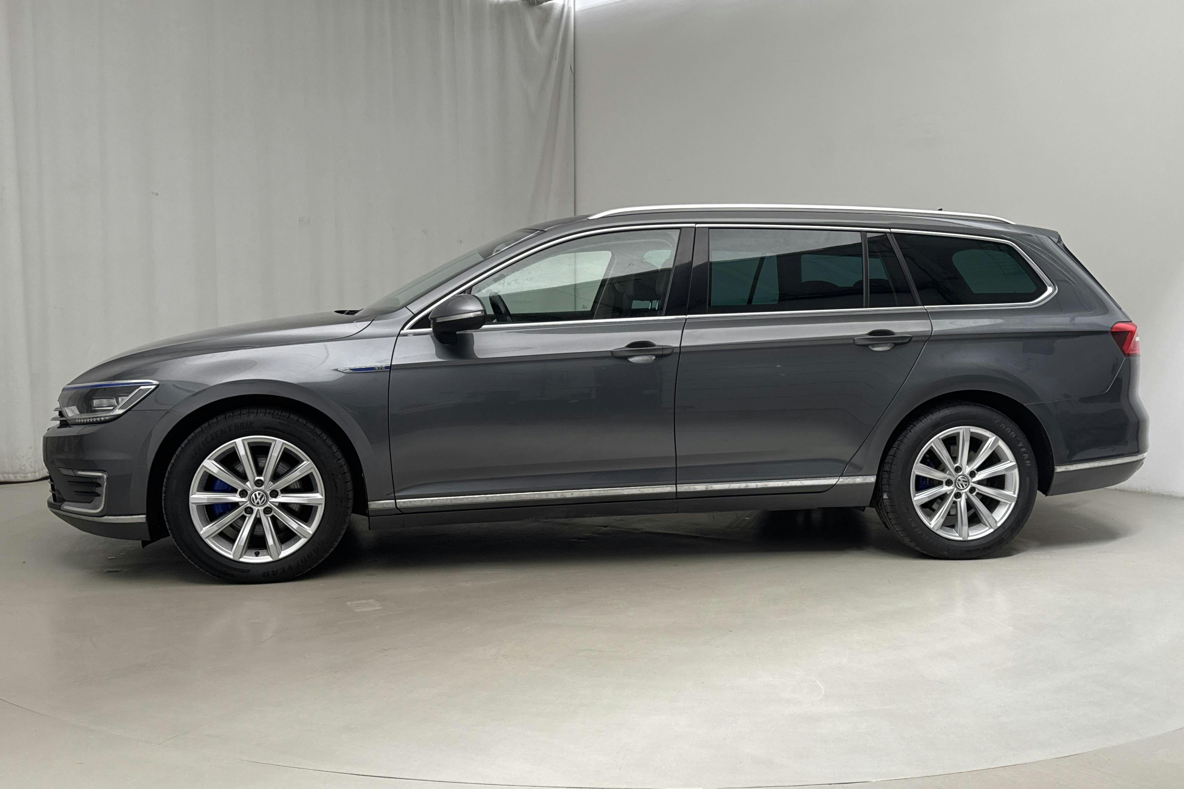 VW Passat 1.4 Plug-in-Hybrid Sportscombi (218hk) - 19 795 mil - Automat - Dark Grey - 2016