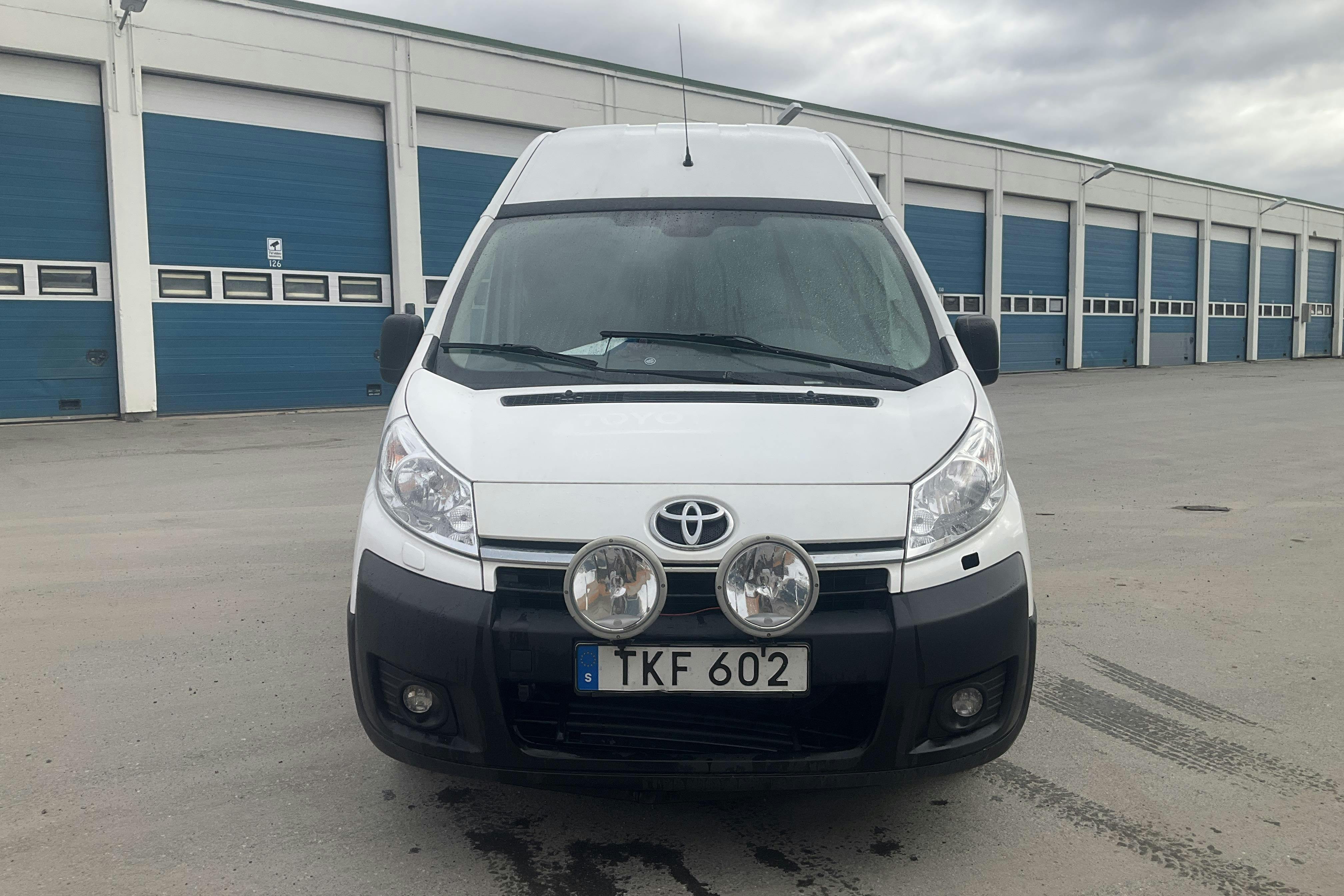 Toyota PROACE 2.0 D-4D (163hk) - 19 089 mil - Manuell - vit - 2014