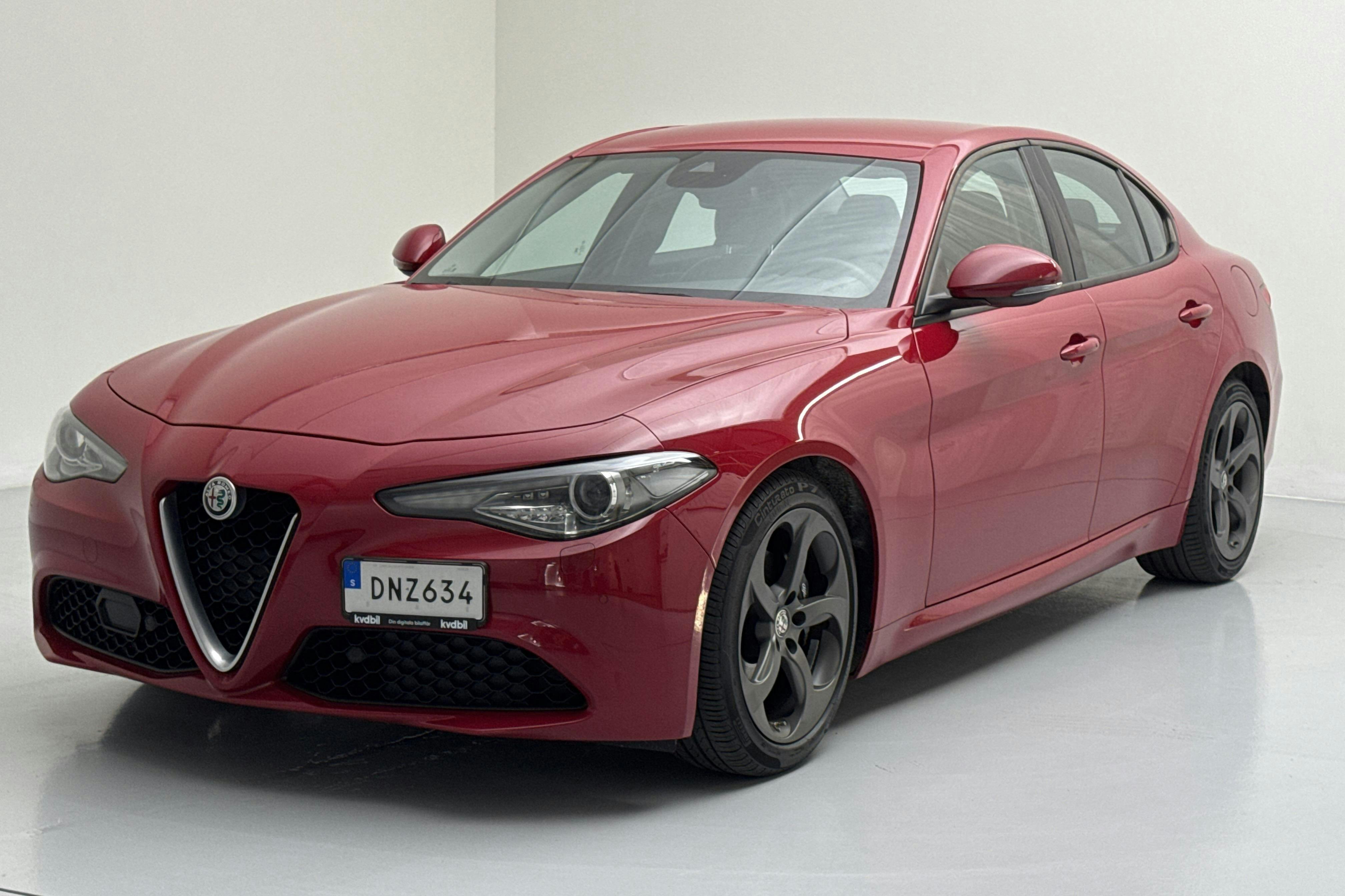 Alfa Romeo Giulia 2.2 (180hk) - 111 400 km - Automatic - red - 2017
