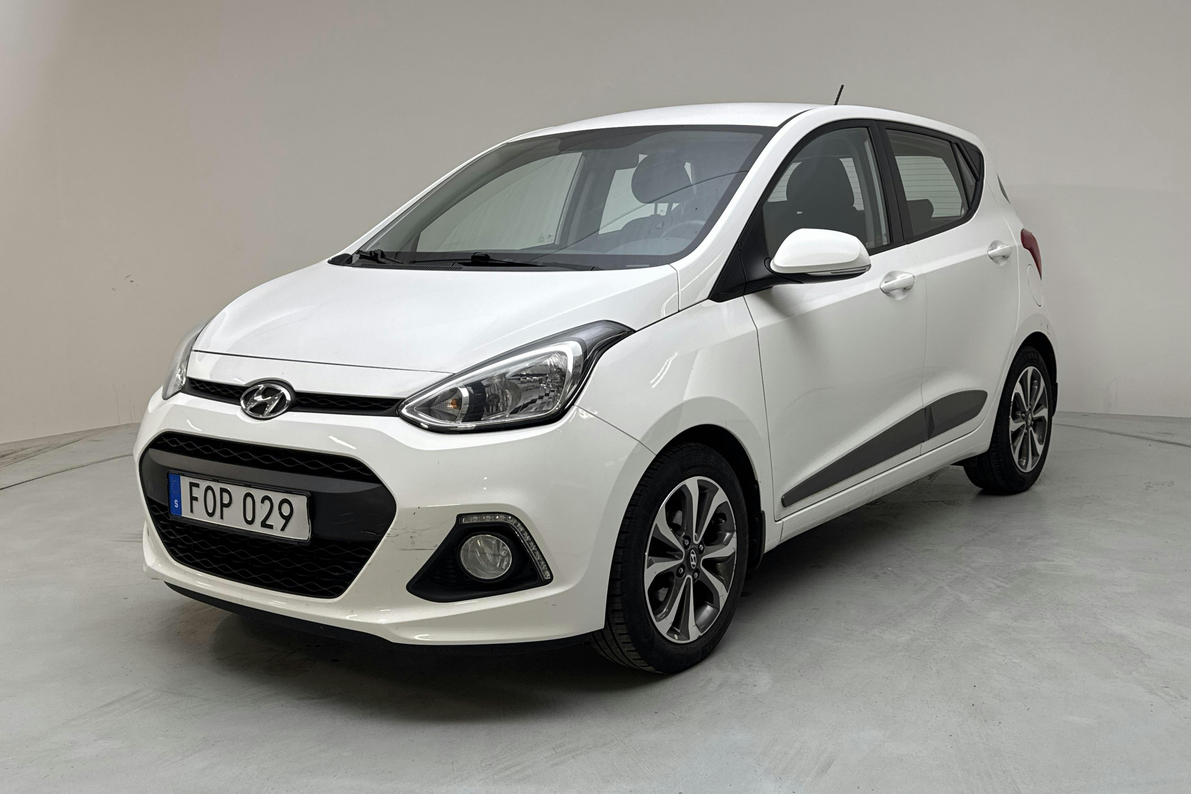 Hyundai i10 1.2 (87hk) - 79 550 km - Manual - white - 2015