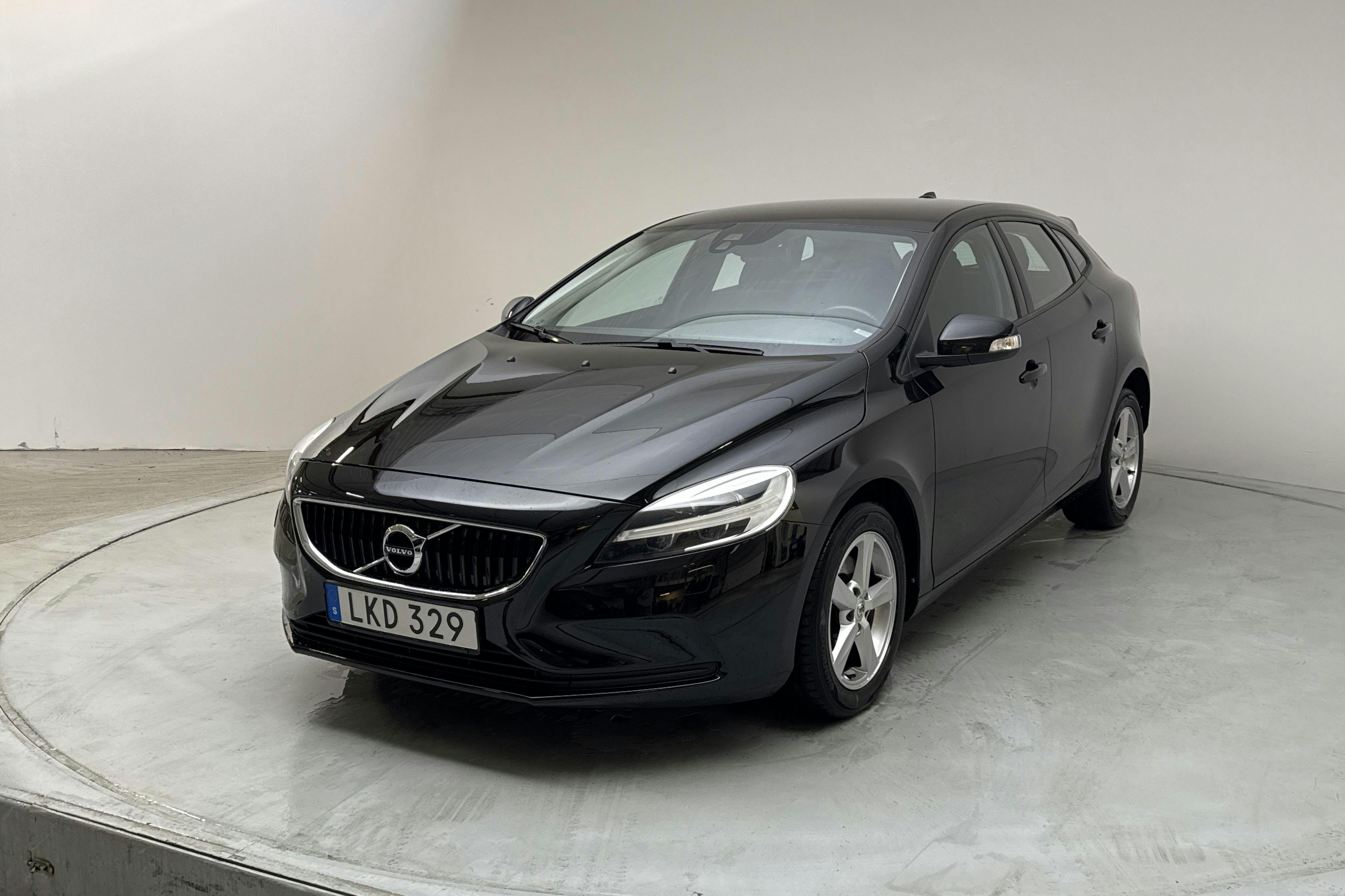 Volvo V40 D3 (150hk) - 161 440 km - Manualna - czarny - 2017