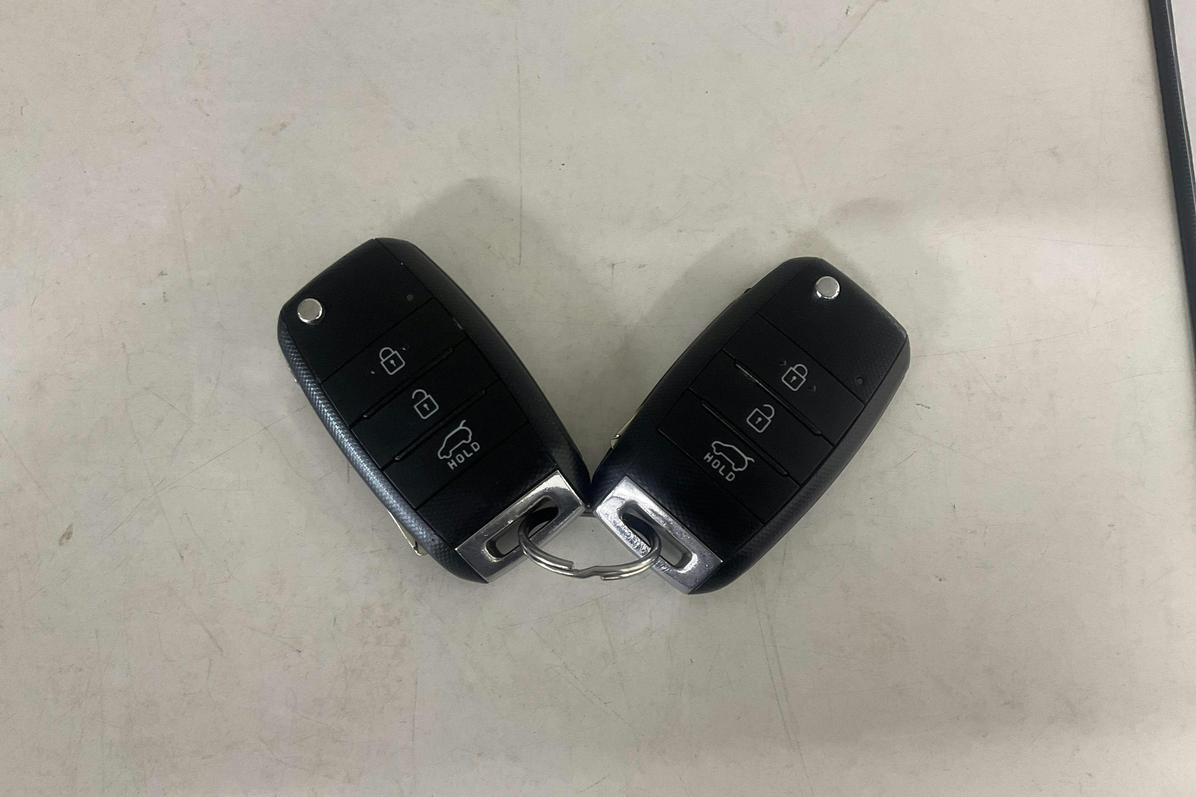 KIA Carens 1.7 CRDi (115hk) - 16 188 mil - Manuell - grå - 2016