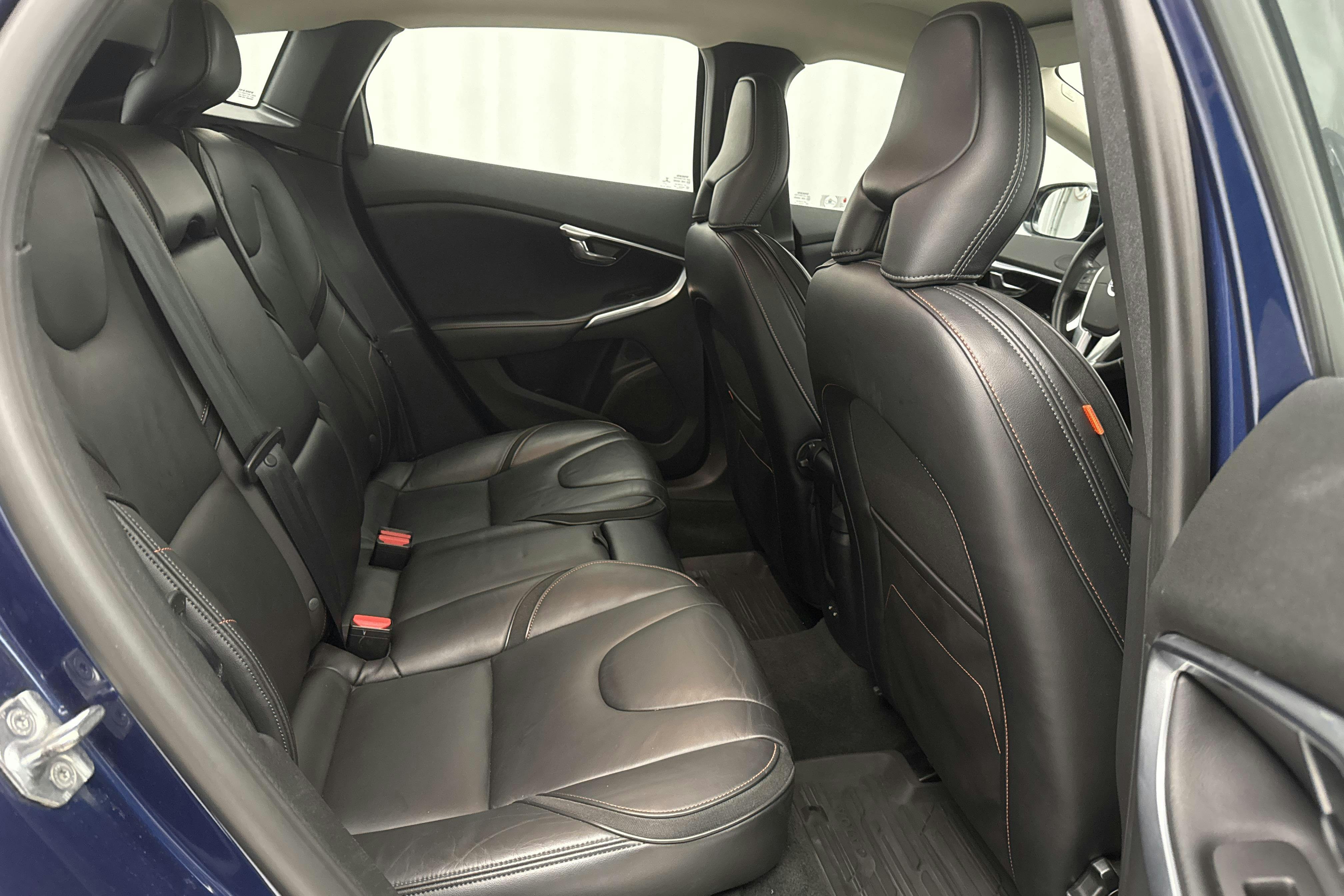 Volvo V40 Cross Country D3 (150hk) - 10 026 mil - Automat - blå - 2016