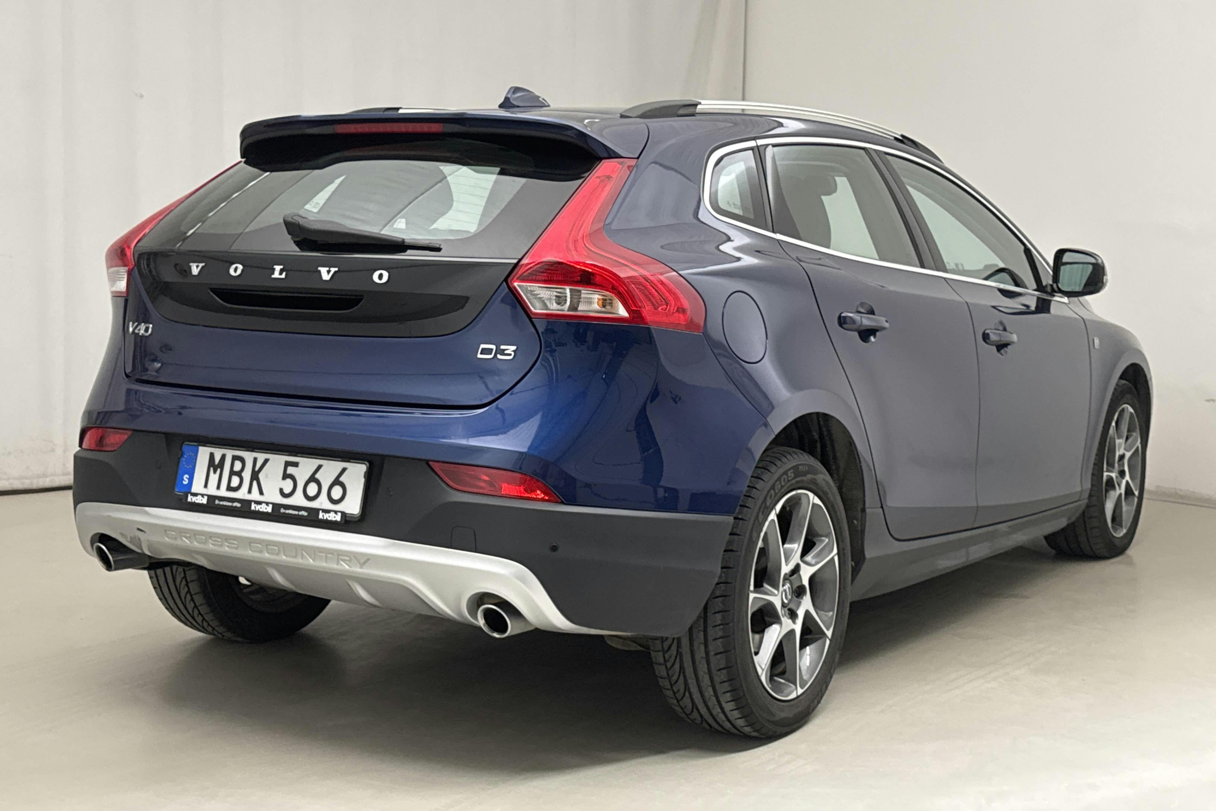 Volvo V40 Cross Country D3 (150hk) - 10 026 mil - Automat - blå - 2016