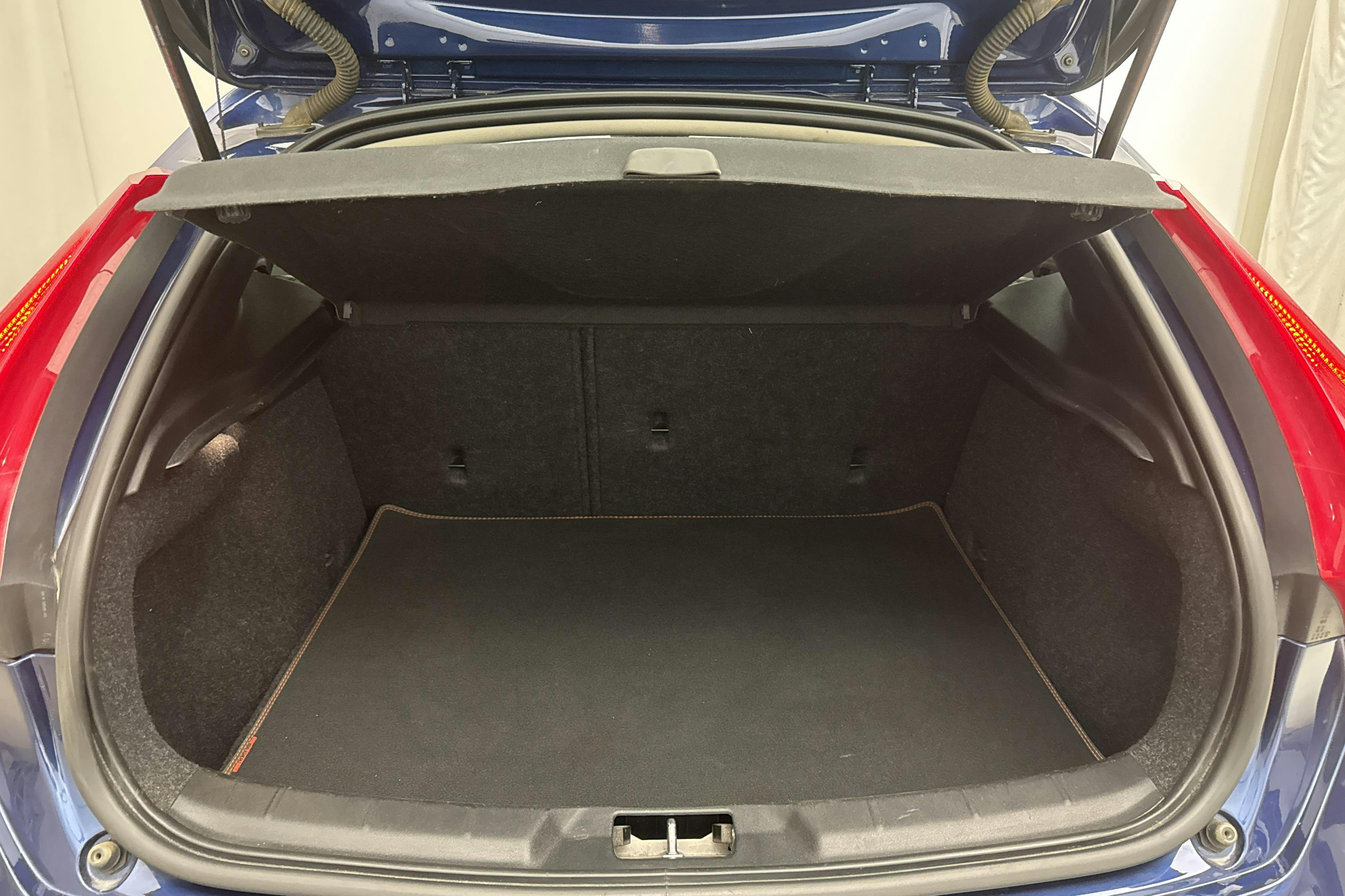 Volvo V40 Cross Country D3 (150hk) - 10 026 mil - Automat - blå - 2016