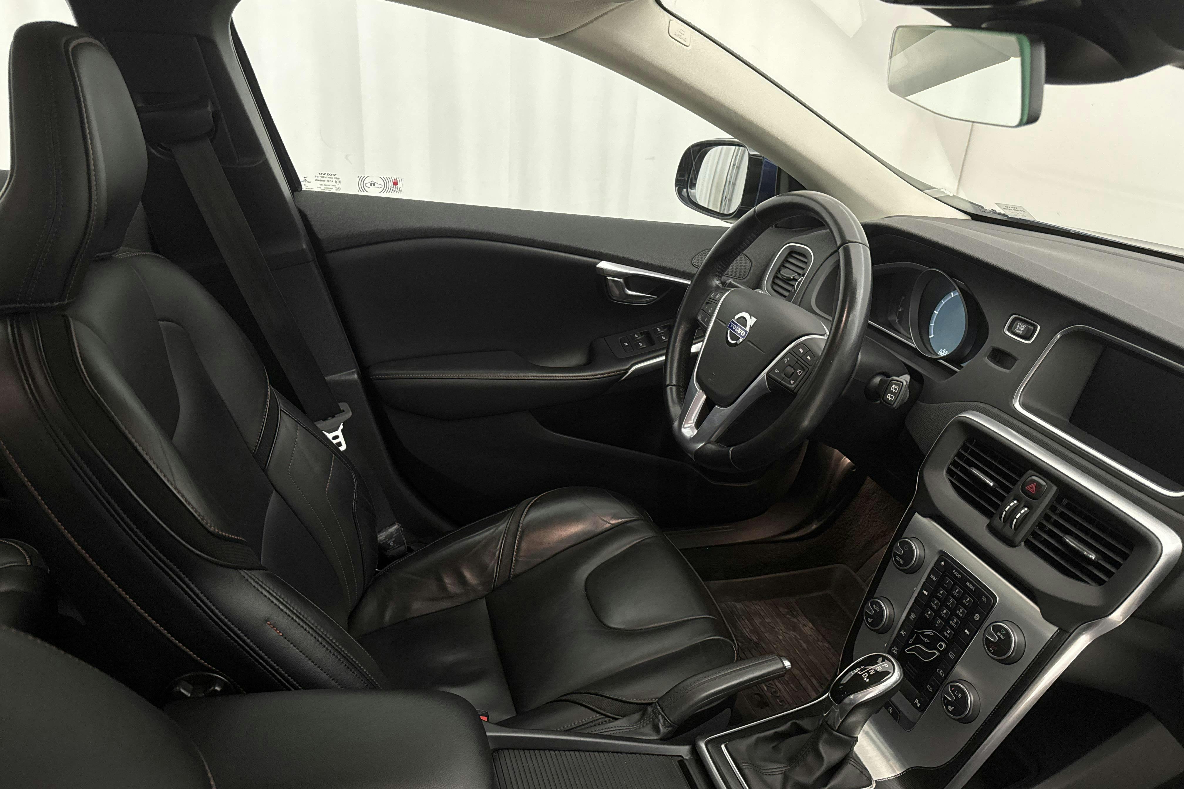 Volvo V40 Cross Country D3 (150hk) - 10 026 mil - Automat - blå - 2016