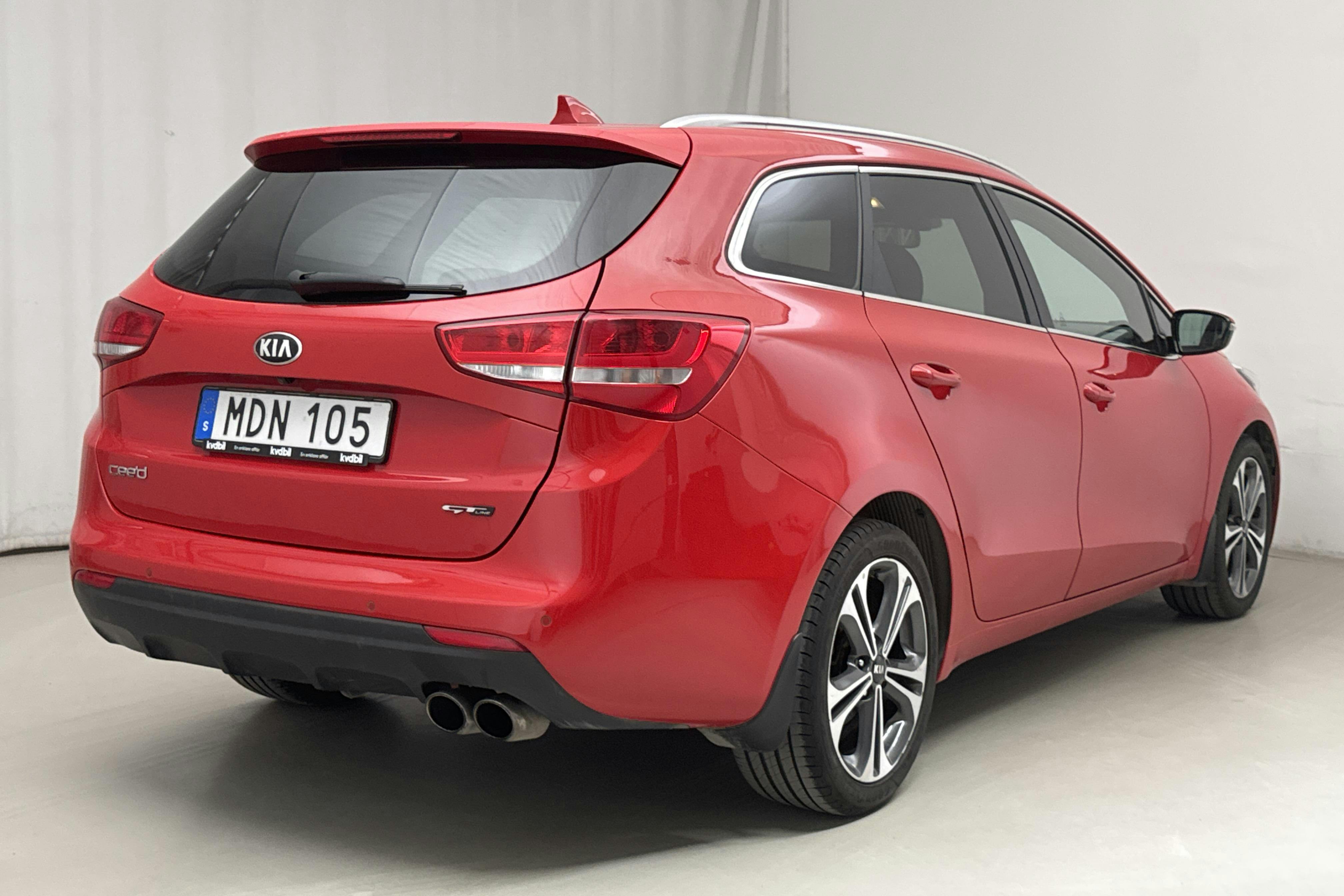 KIA Cee'd 1.6 SW (135hk) - 9 417 mil - Automat - röd - 2018