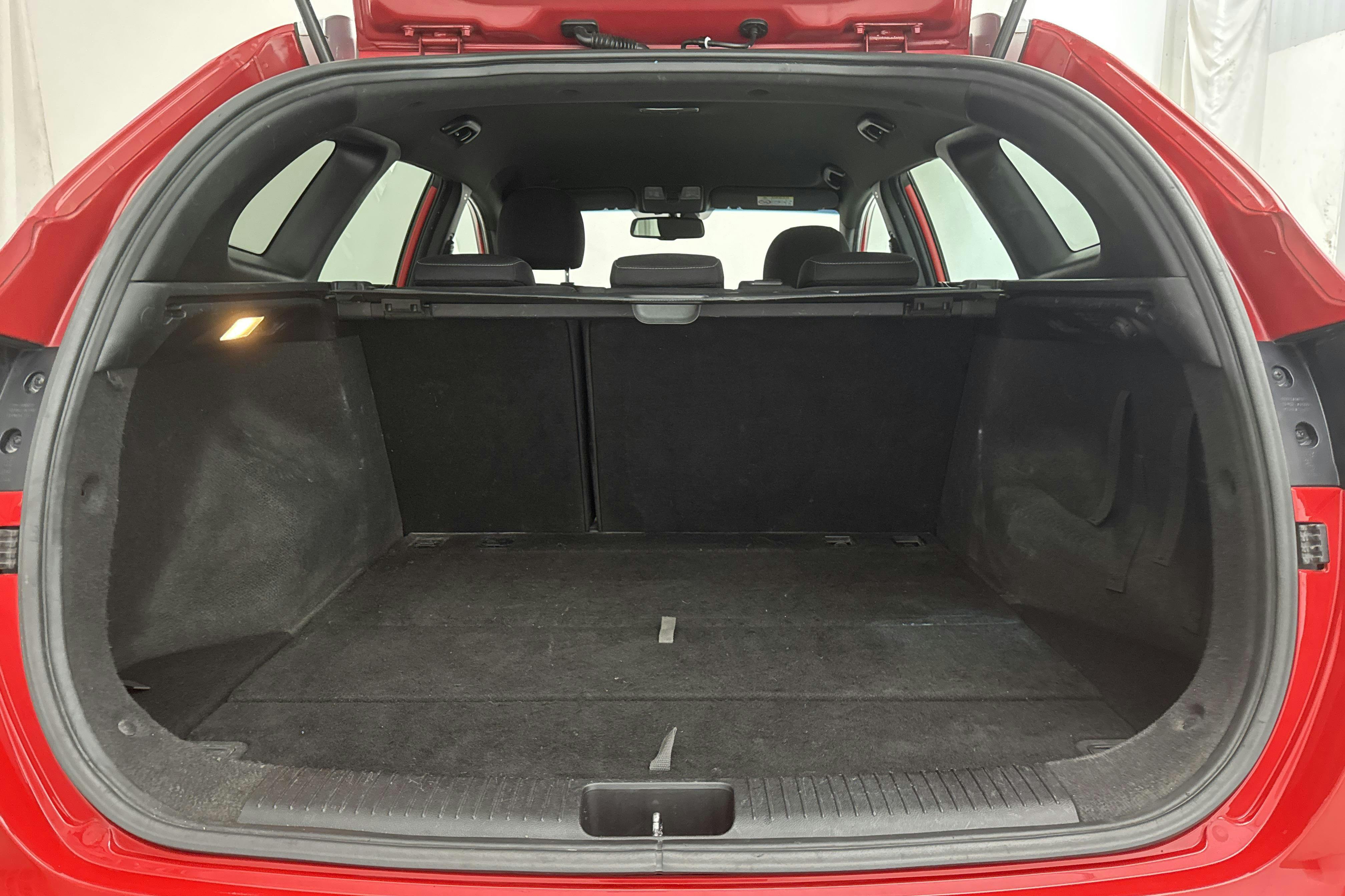 KIA Cee'd 1.6 SW (135hk) - 9 417 mil - Automat - röd - 2018