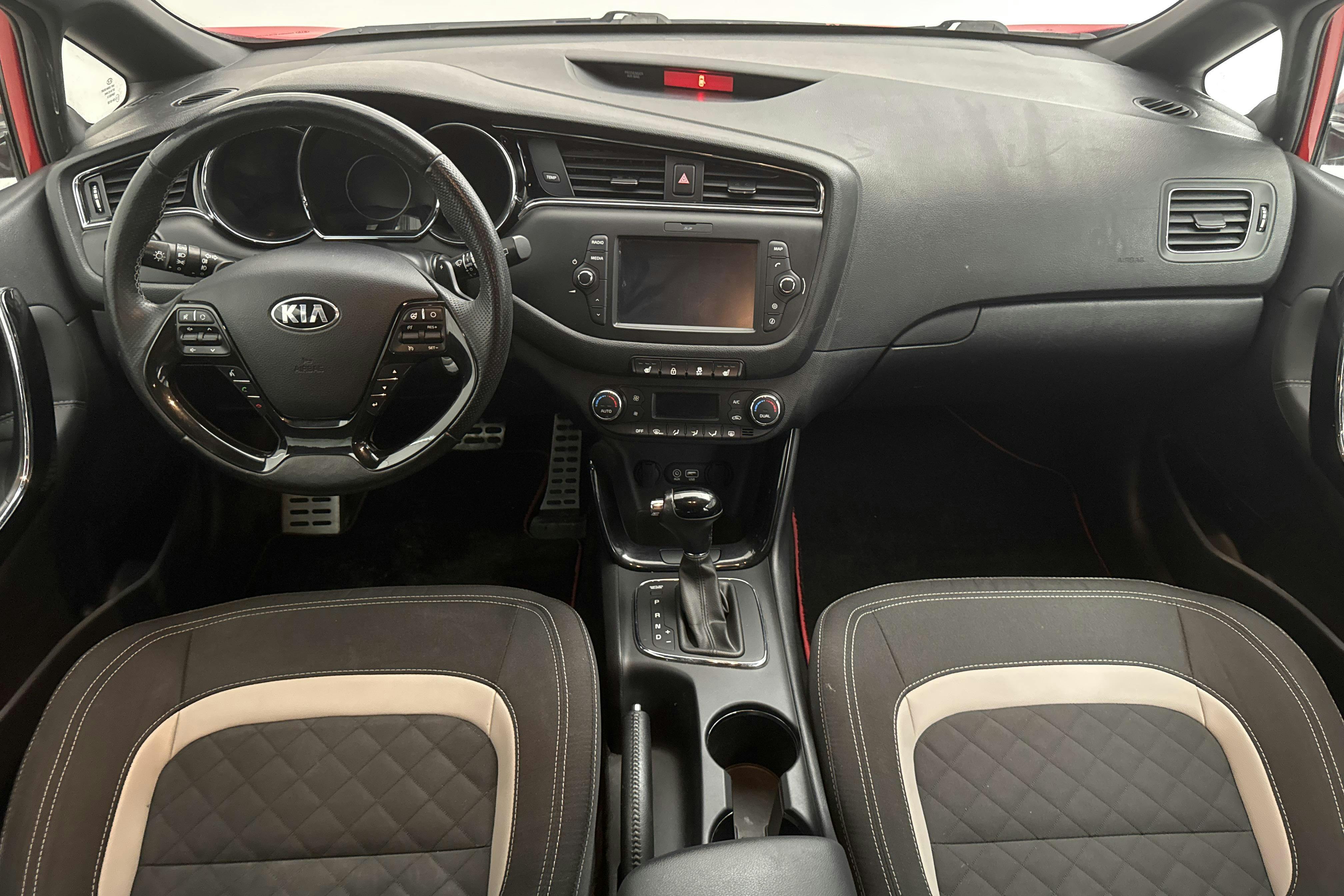 KIA Cee'd 1.6 SW (135hk) - 9 417 mil - Automat - röd - 2018