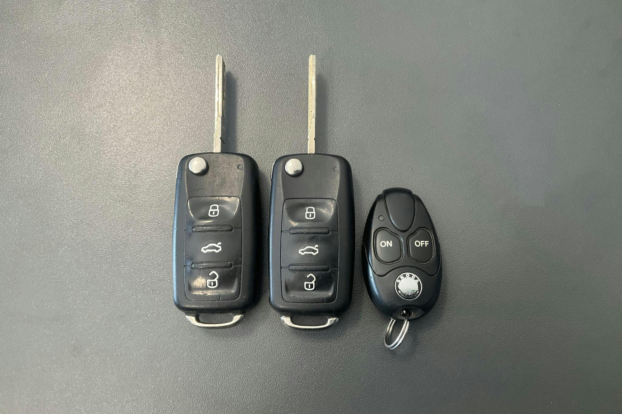 Skoda Superb 2.0 TDI Kombi 4X4 (140hk) - 15 117 mil - Automat - svart - 2013