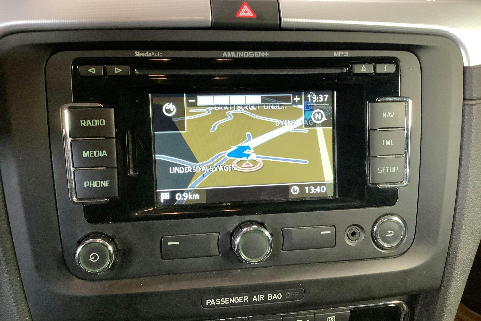 Skoda Superb 2.0 TDI Kombi 4X4 (140hk) - 15 117 mil - Automat - svart - 2013