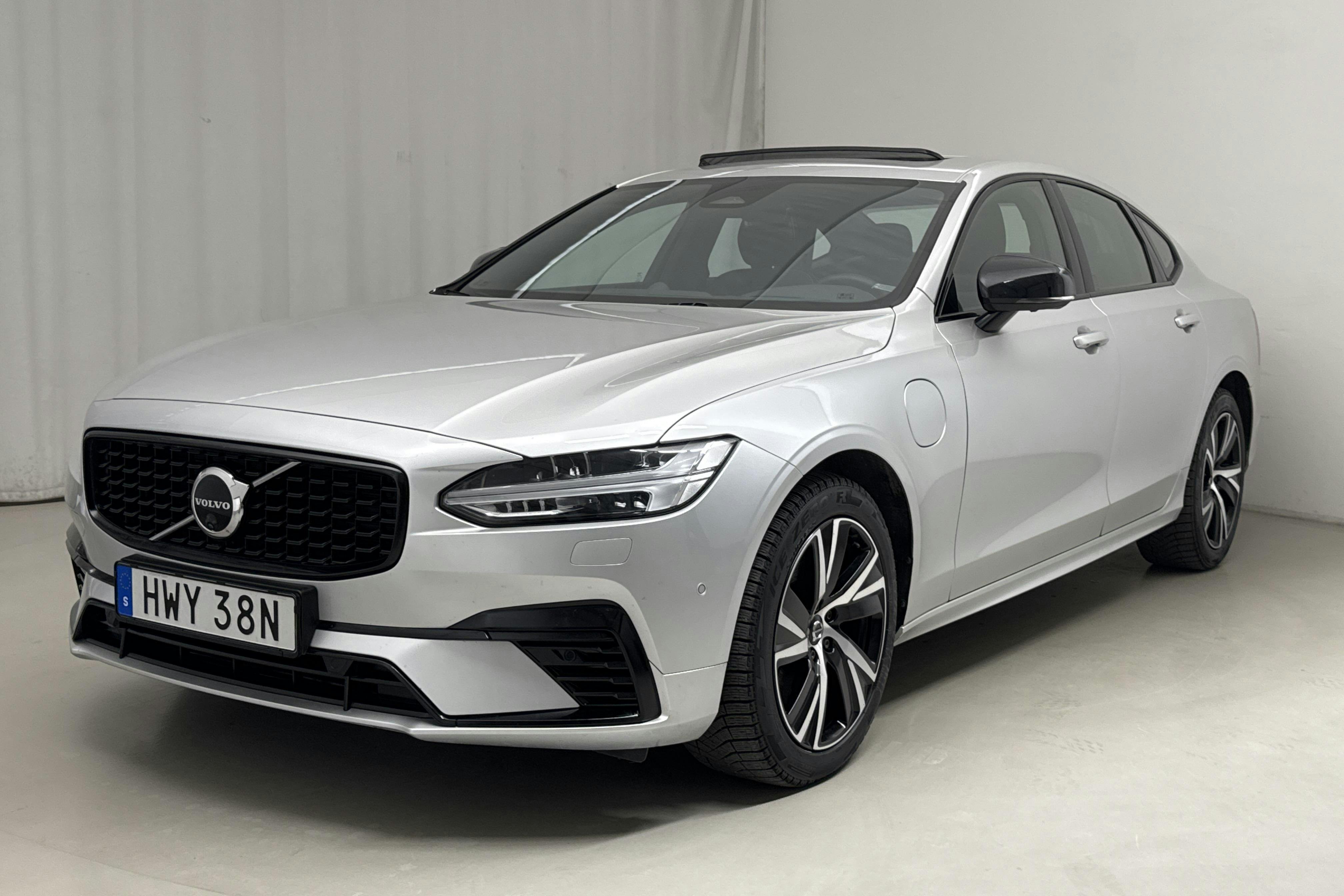 Volvo S90 T8 AWD Twin Engine (390hk) - 46 140 km - Automaatne - hõbe - 2022