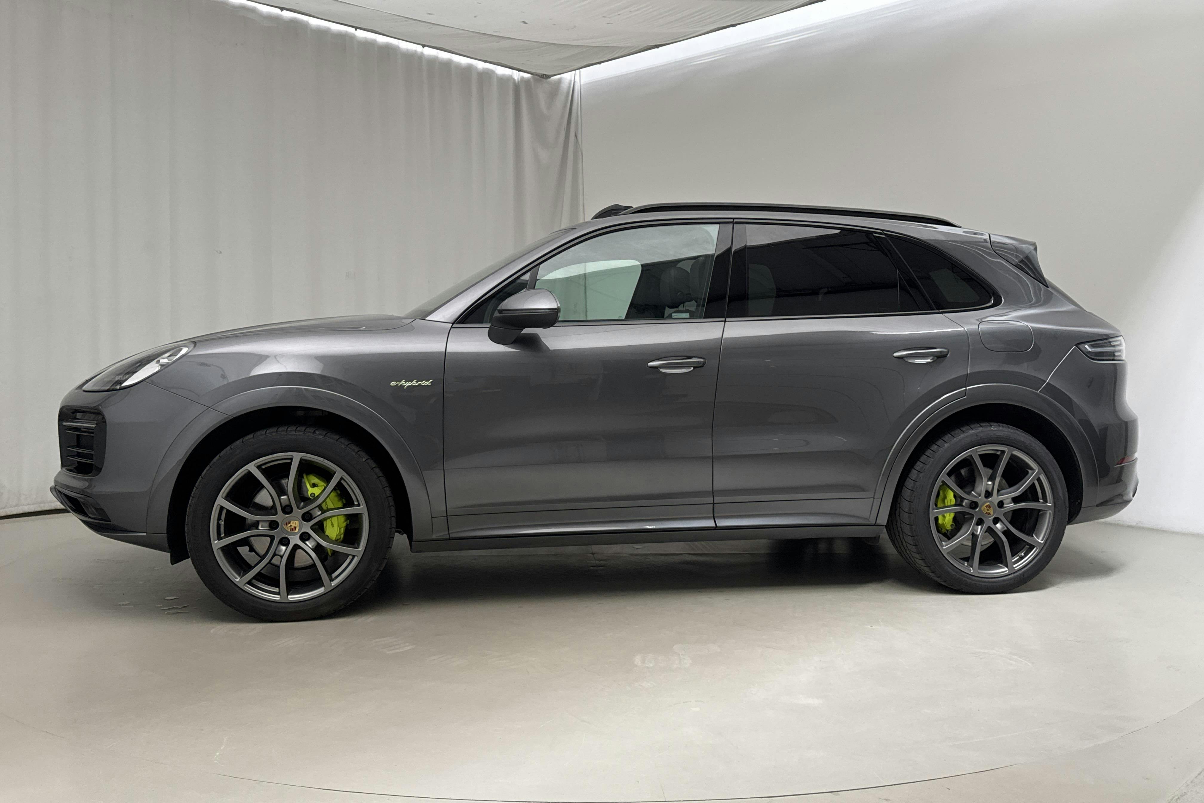 Porsche Cayenne E-hybrid (462hk) - 6 529 mil - Automat - Dark Grey - 2021