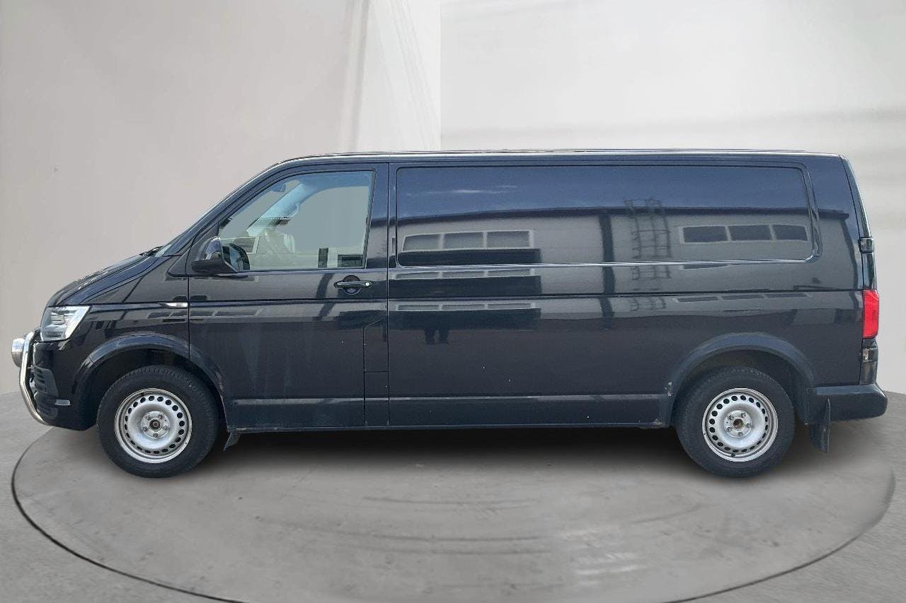 Esitlusfoto 2 aadressil 15: VW Transporter T6 2.0 TDI BMT Skåp (140hk) - 293 850 km - Automaatne - must - 2016