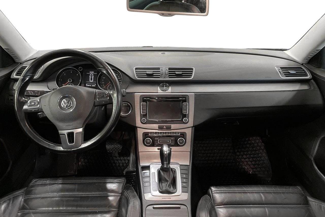 VW Passat 2.0 TDI BlueMotion Technology Variant 4Motion (170hk) - 22 992 mil - Automat - röd - 2011