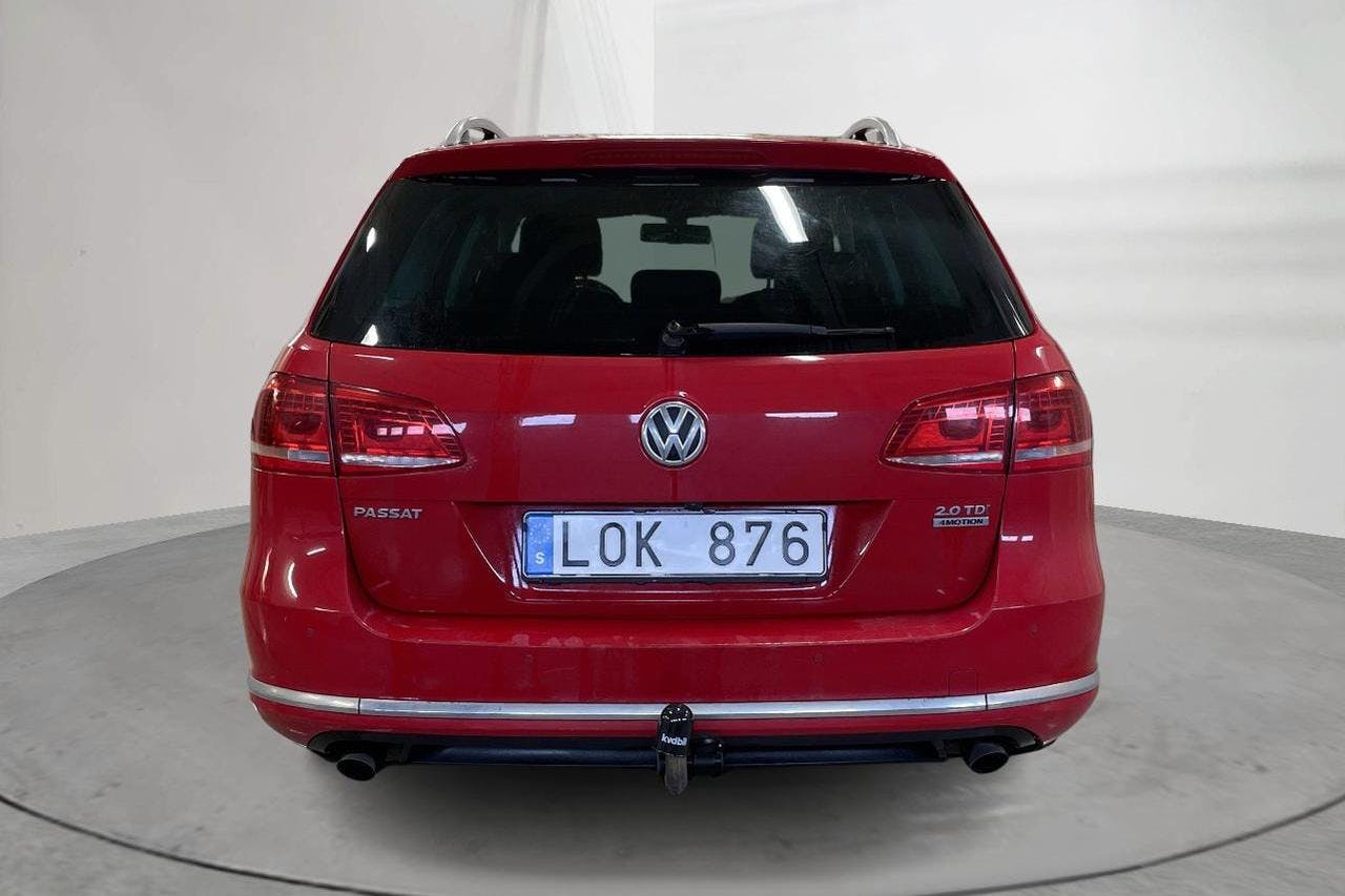 VW Passat 2.0 TDI BlueMotion Technology Variant 4Motion (170hk) - 22 992 mil - Automat - röd - 2011