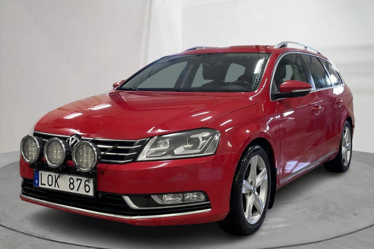 VW Passat 2.0 TDI BlueMotion Technology Variant 4Motion (170hk) - 22 992 mil - Automat - röd - 2011