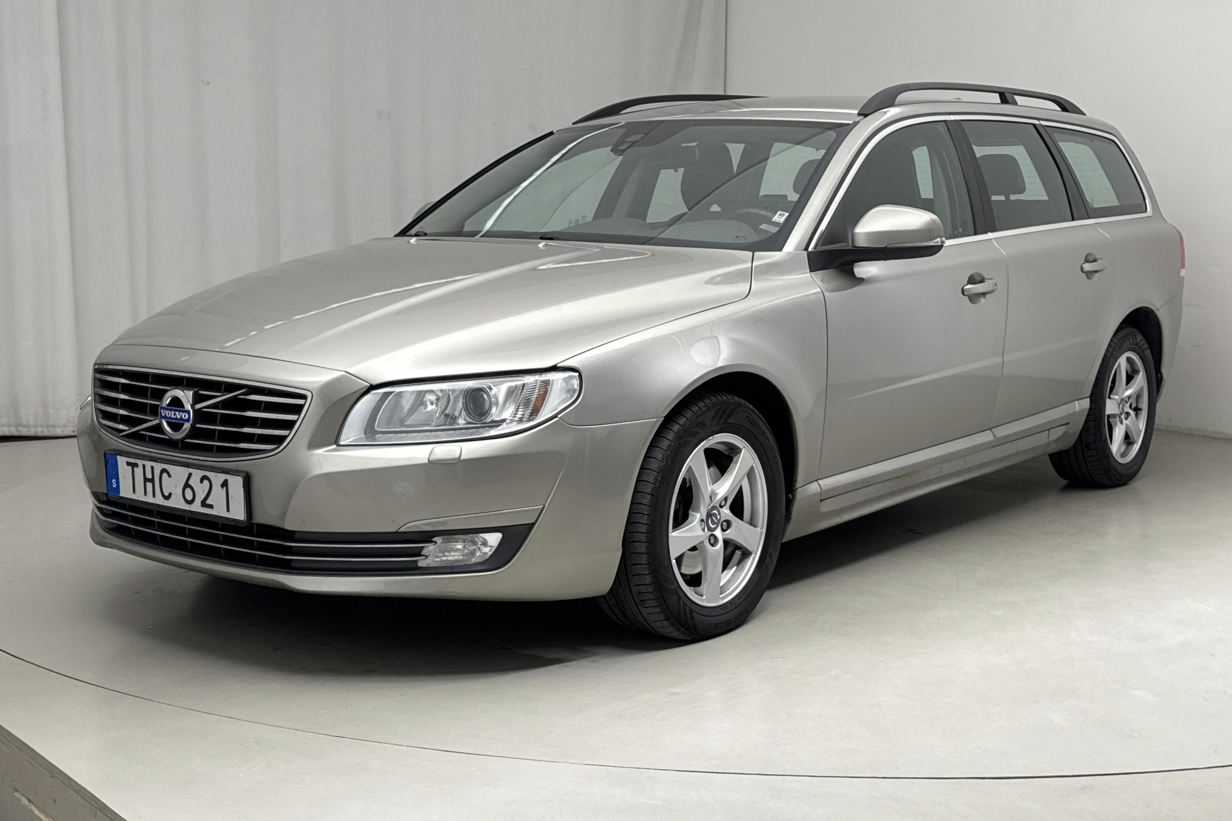 Volvo V70 II D4 (181hk) - 21 704 mil - Automat - Light Brown - 2015
