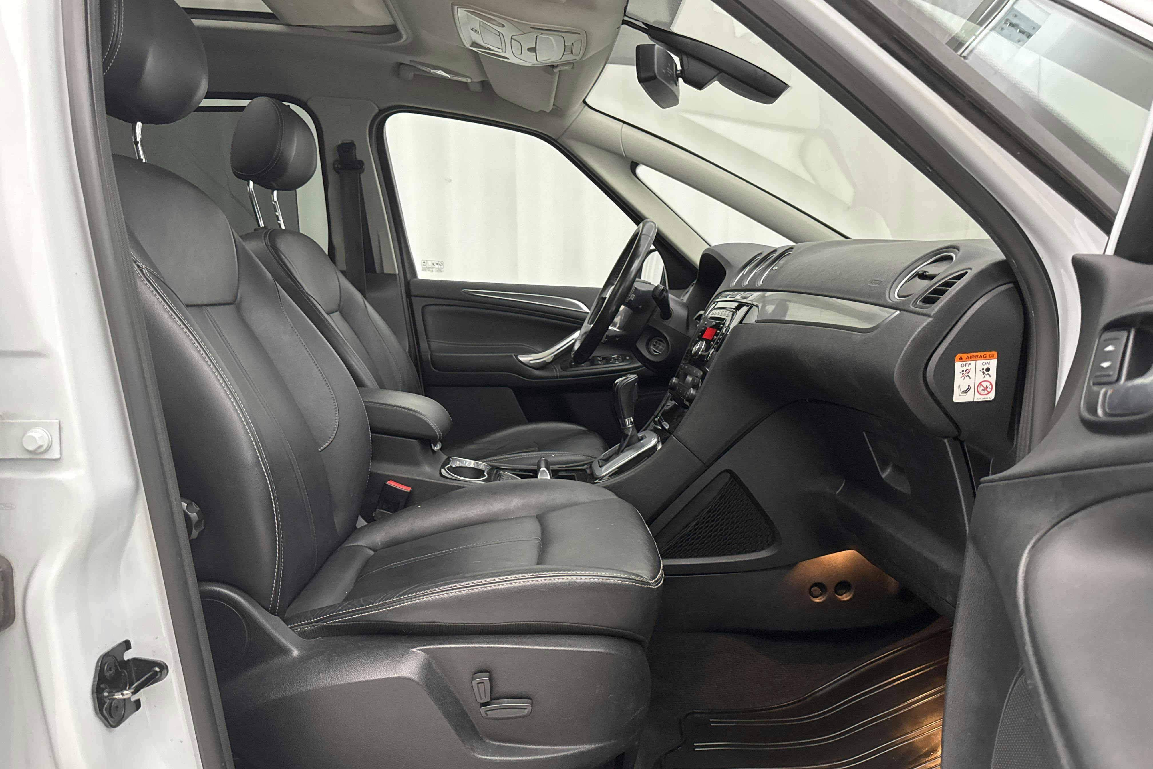 Ford S-MAX 2.2 Duratorq TDCi (200hk) - 18 723 mil - Automat - vit - 2012
