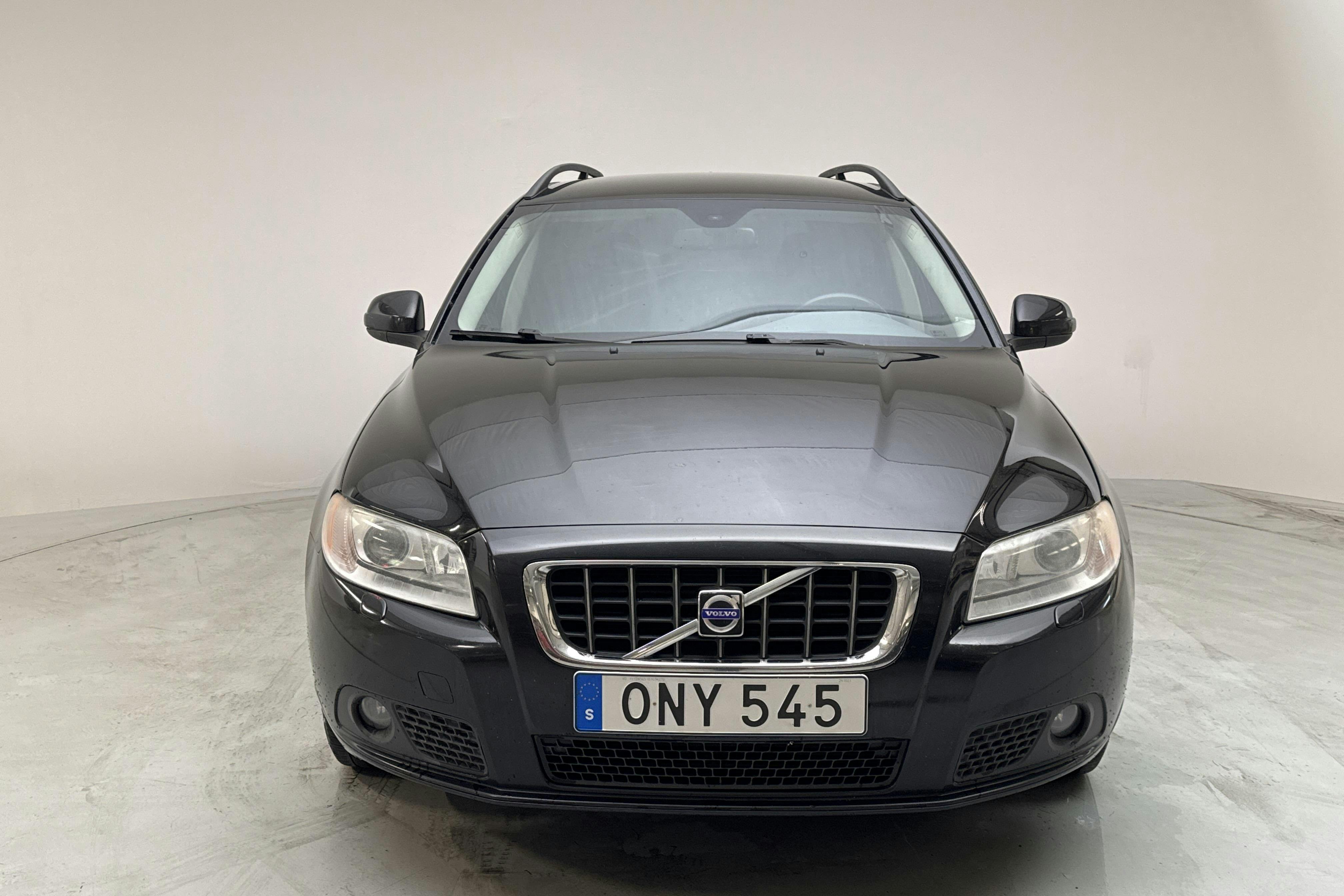 Volvo V70 II 2.5T (200hk) - 25 743 mil - Manuell - svart - 2008