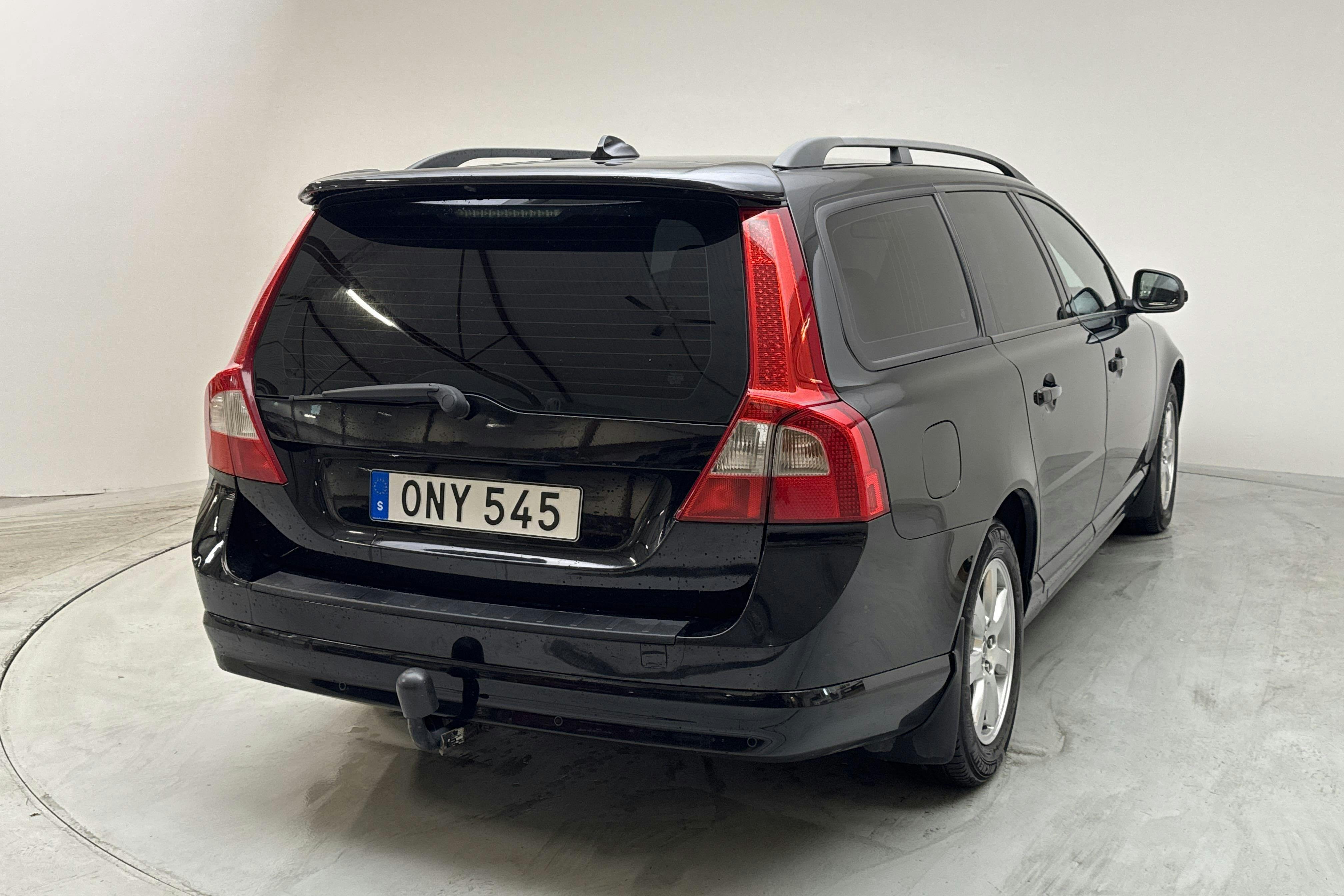 Volvo V70 II 2.5T (200hk) - 25 743 mil - Manuell - svart - 2008