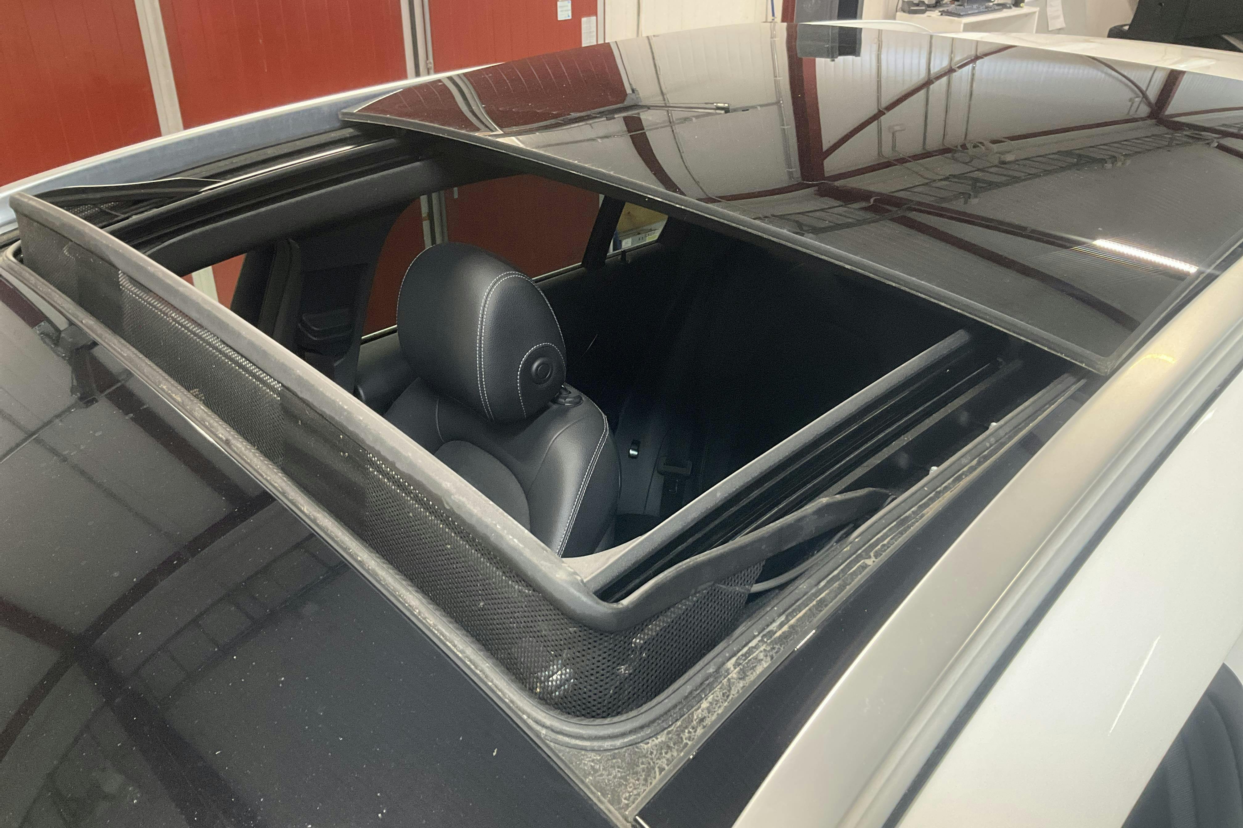 Mercedes GLC 220 d 4MATIC X253 (170hk) - 10 389 mil - Automat - vit - 2018