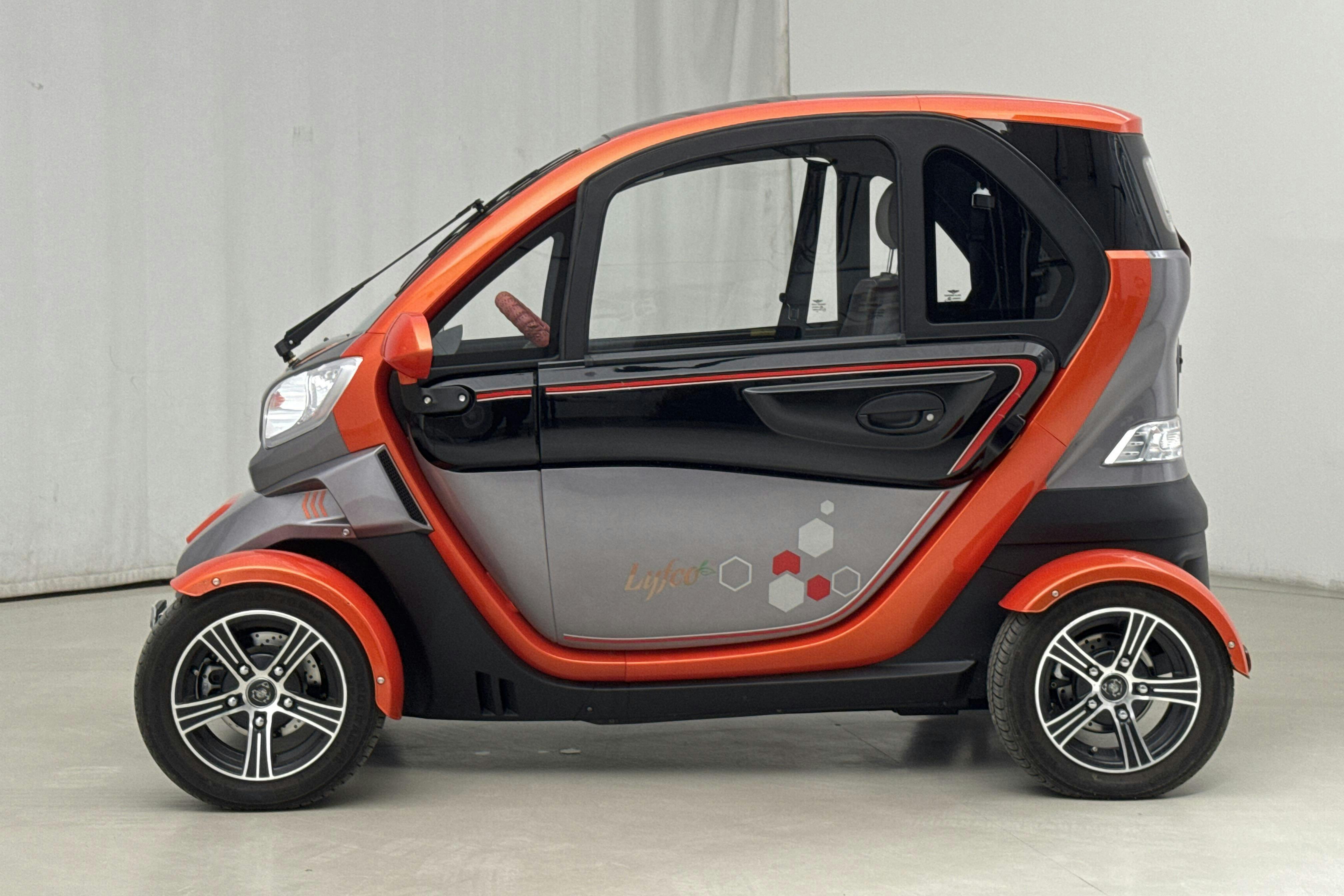 ANAIG Lyfco Eldriven Mopedbil KlassI - 162 mil - Automat - orange - 2021
