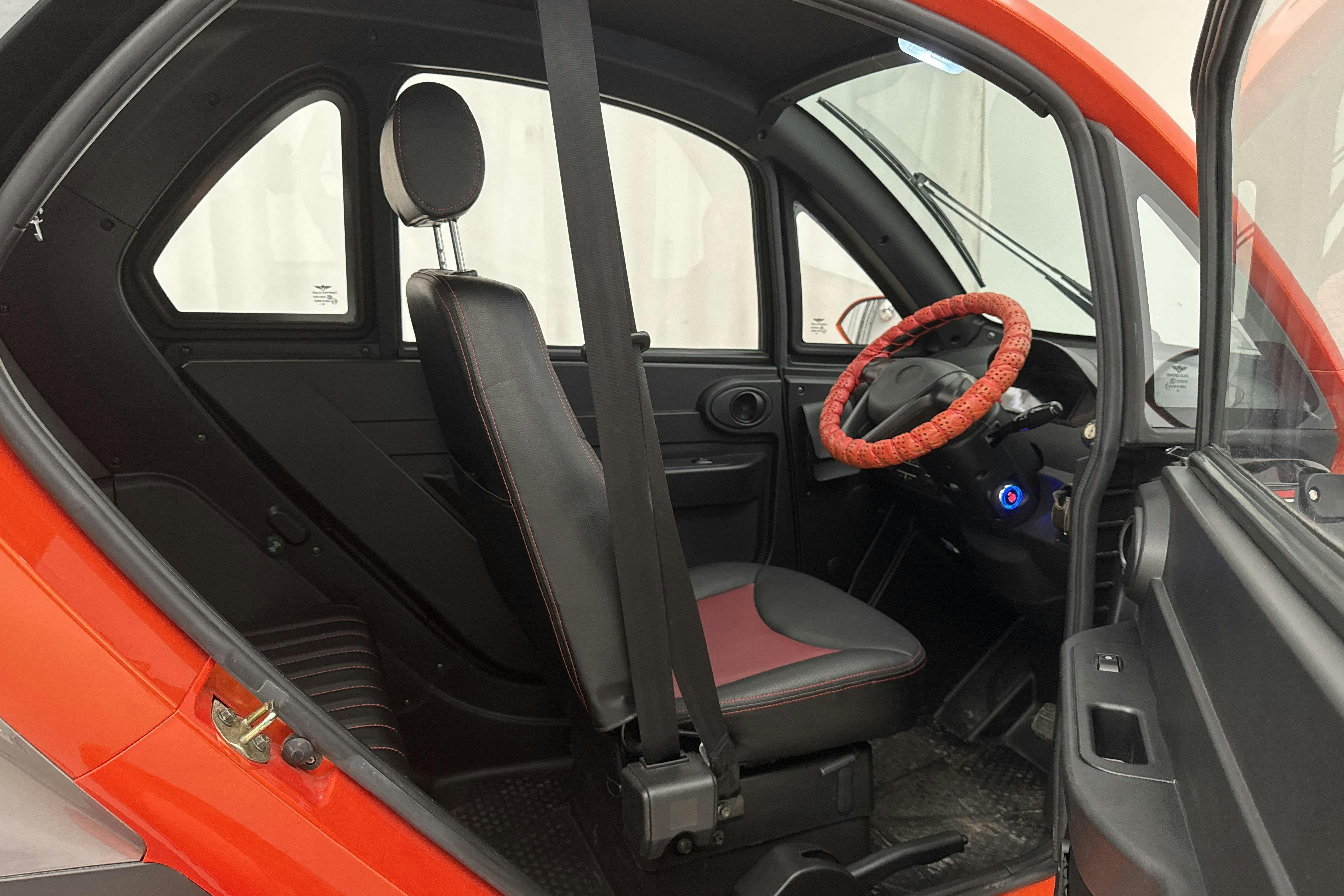 ANAIG Lyfco Eldriven Mopedbil KlassI - 162 mil - Automat - orange - 2021