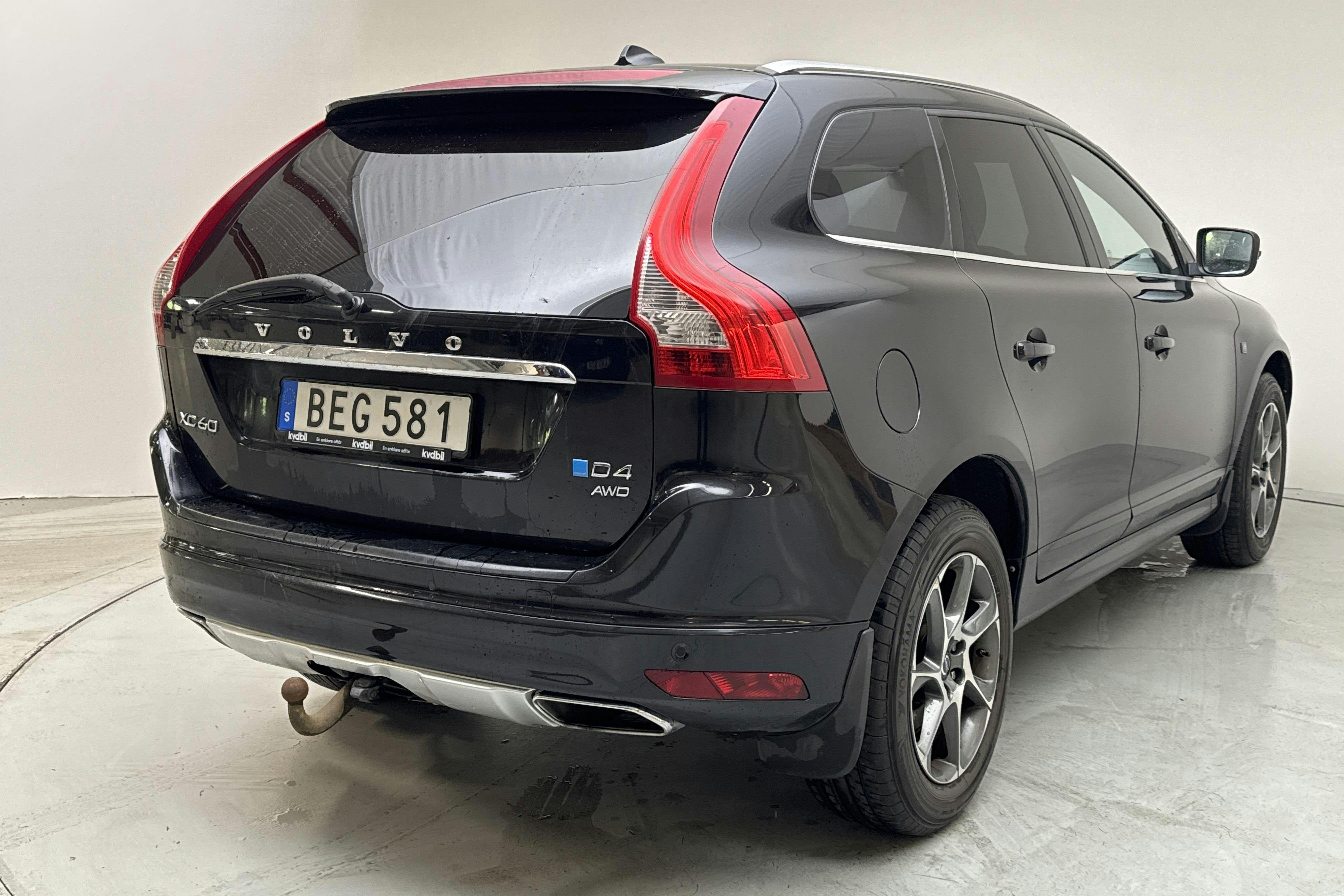 Volvo XC60 D4 AWD (181hk) - 27 074 mil - Automat - svart - 2015
