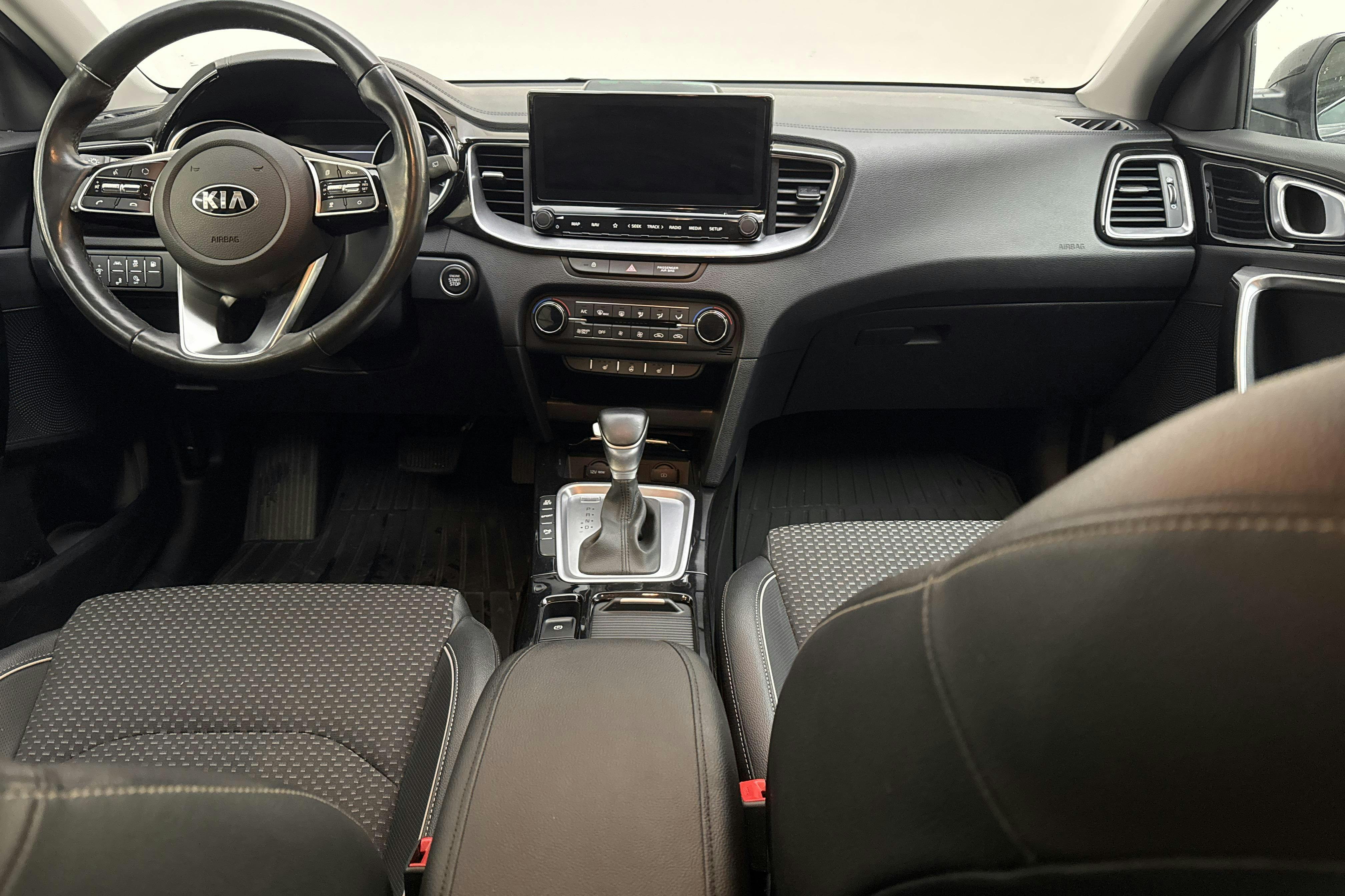 KIA Ceed 1.6 Plug-in Hybrid SW (141hk) - 7 309 mil - Automat - svart - 2020