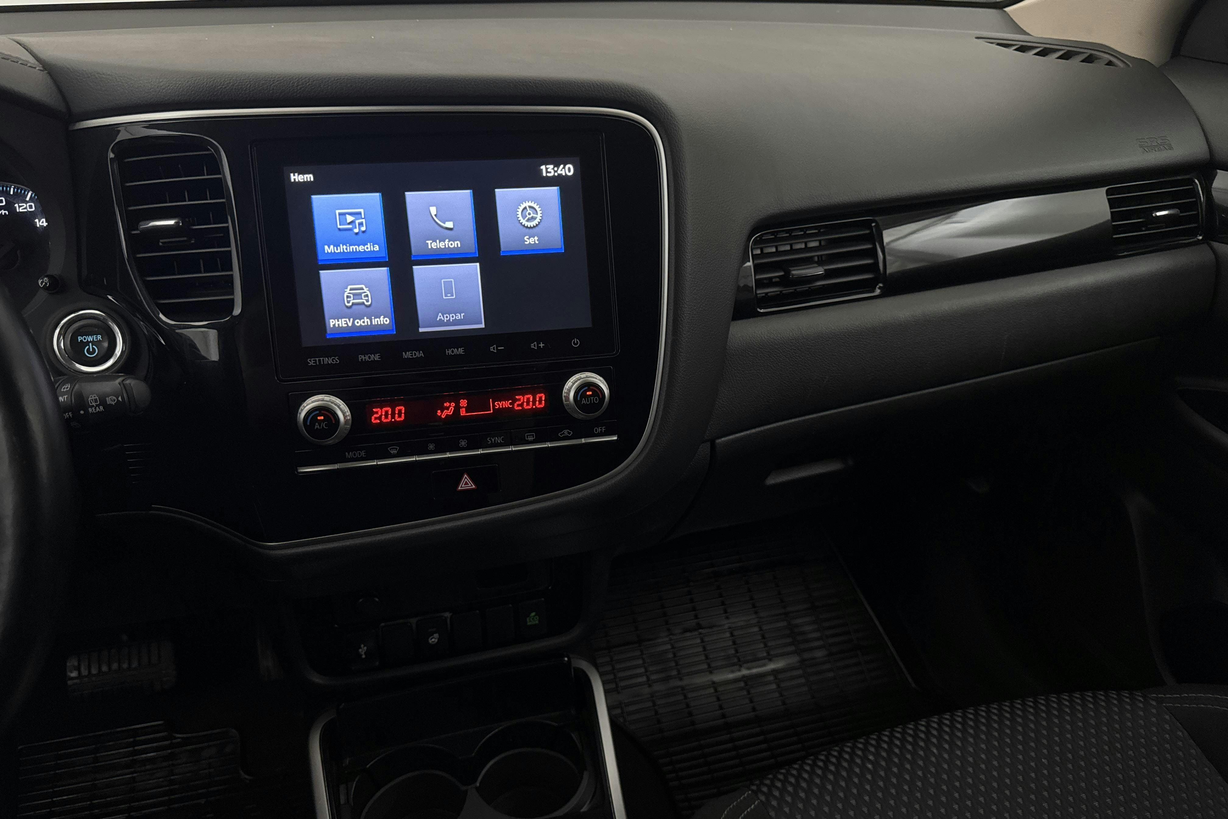Mitsubishi Outlander 2.4 Plug-in Hybrid 4WD (136hk) - 7 090 mil - Automat - vit - 2020