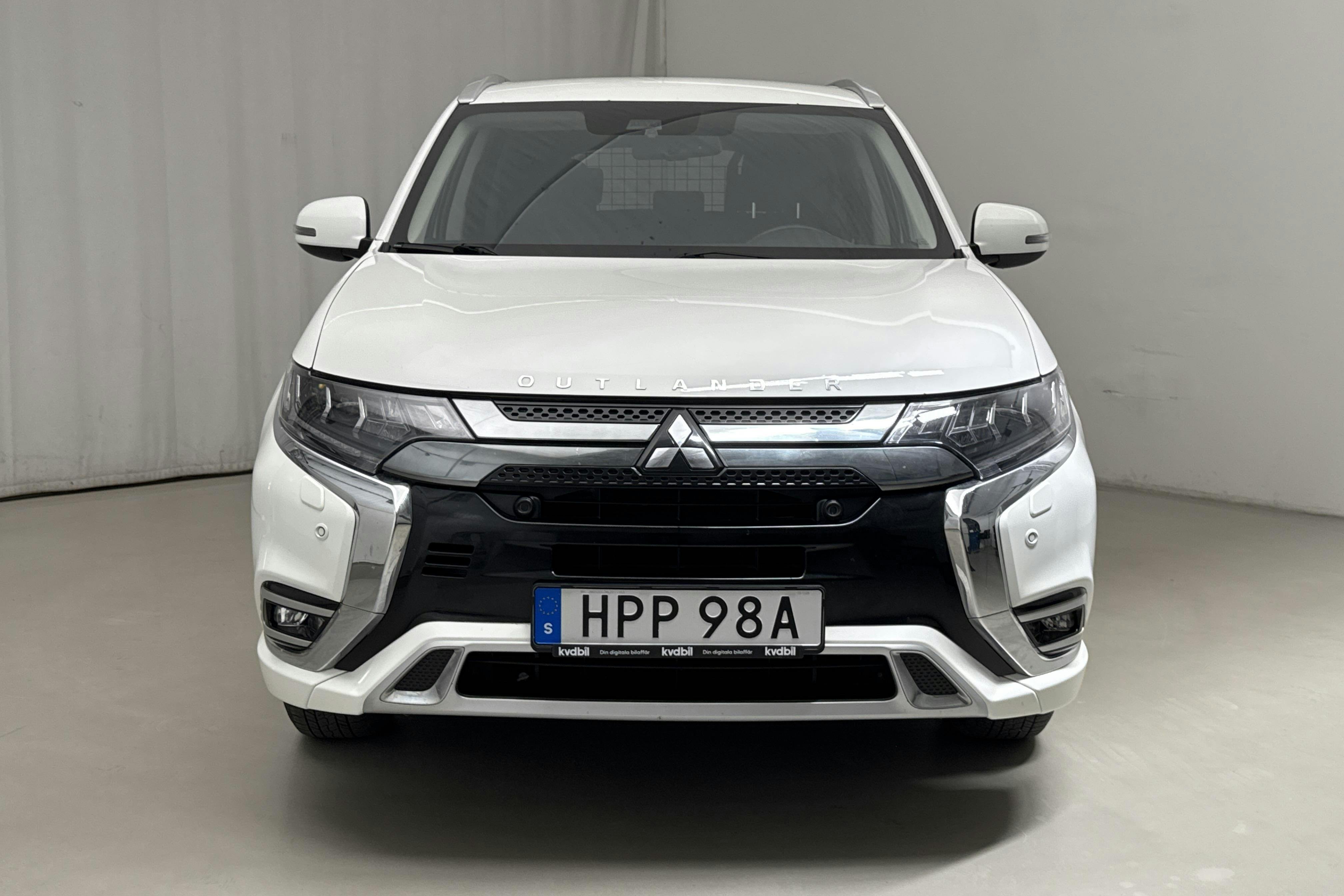 Mitsubishi Outlander 2.4 Plug-in Hybrid 4WD (136hk) - 7 090 mil - Automat - vit - 2020