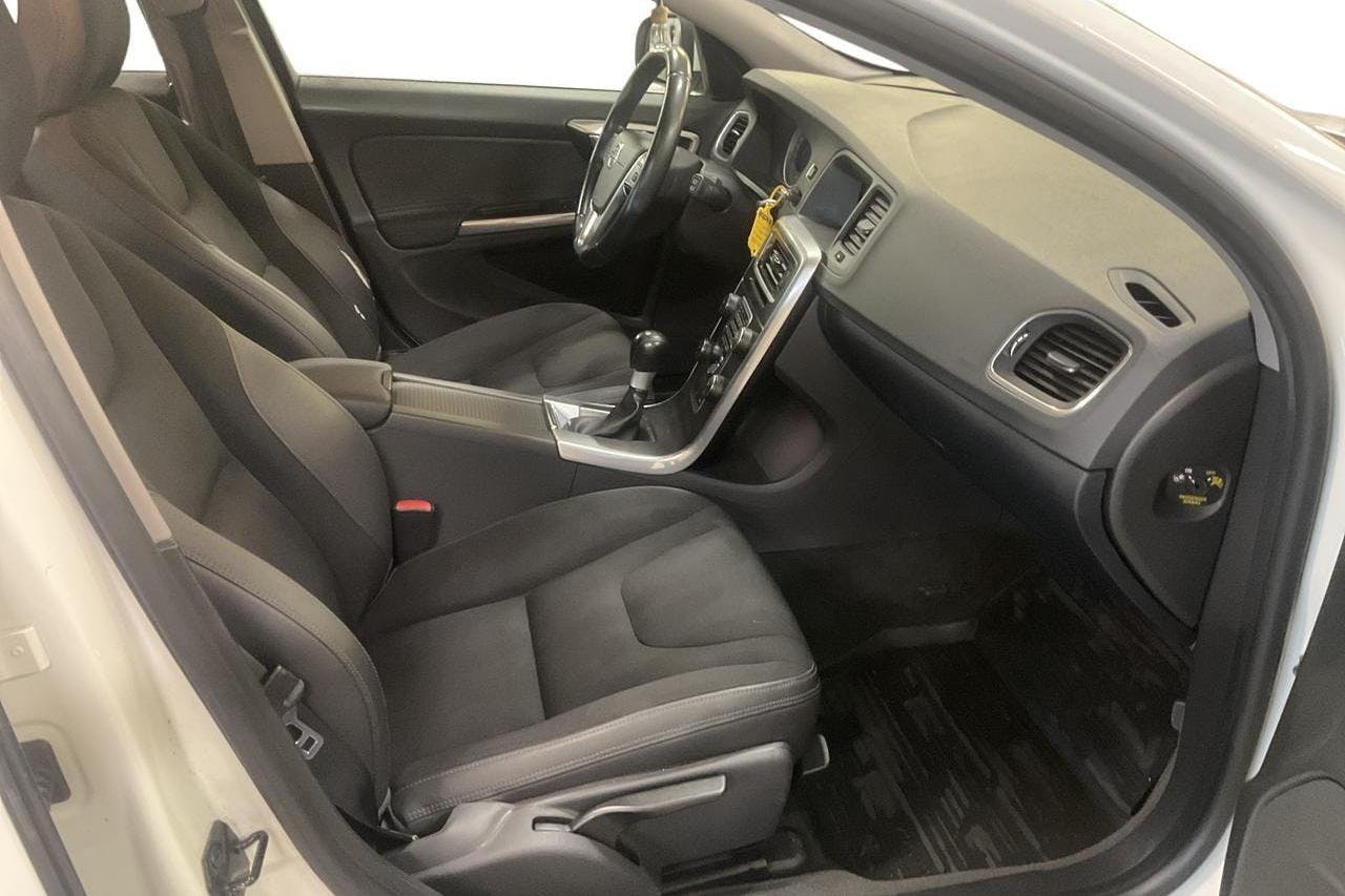 Volvo V60 D2 (115hk) - 17 658 mil - Manuell - vit - 2013