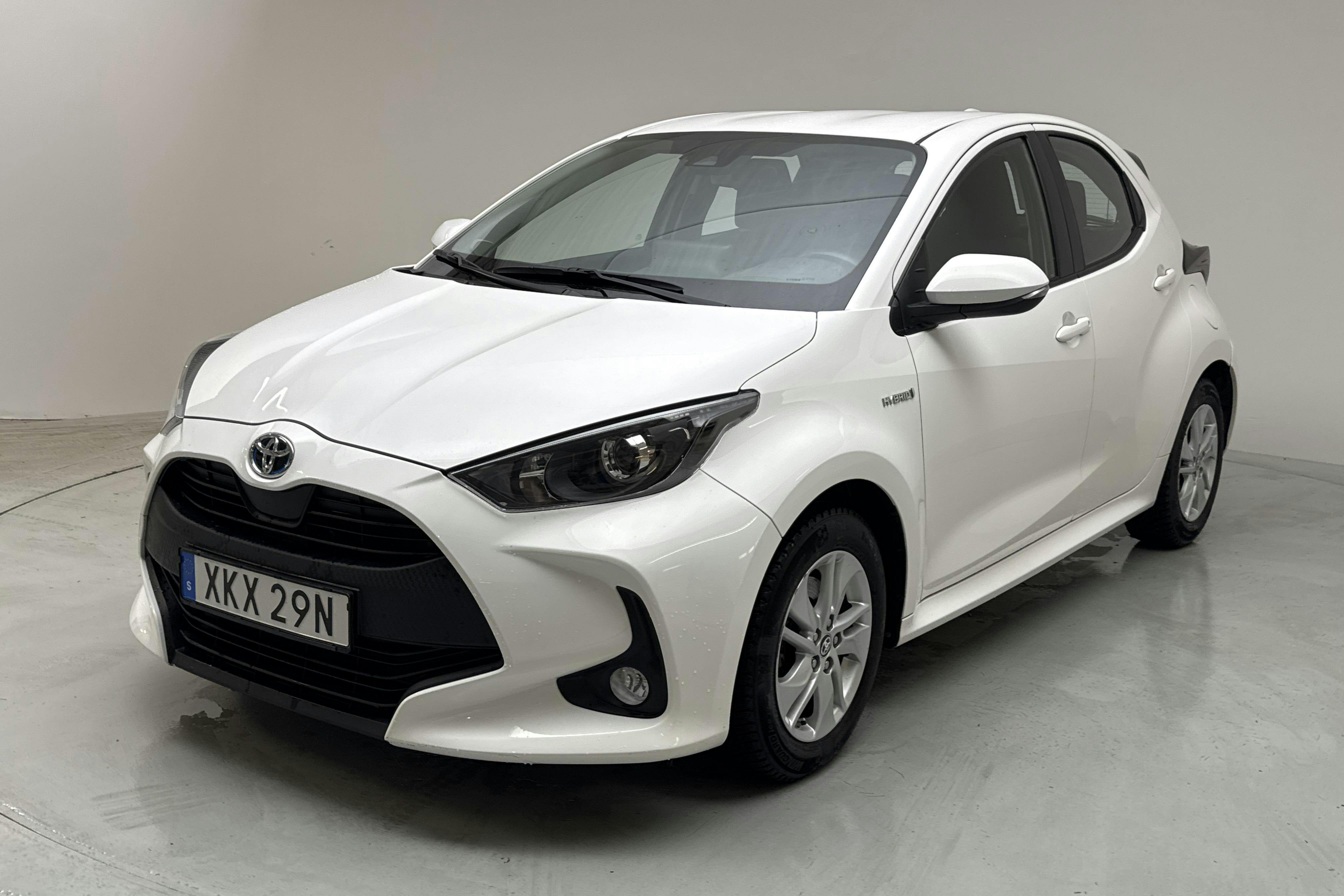Toyota Yaris 1.5 Hybrid 5dr (116hk) - 4 936 mil - Automat - vit - 2021