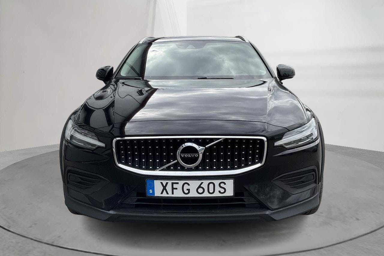 Volvo V60 B4 Cross Country AWD Mildhybrid, Diesel (197hk) - 18 007 mil - Automat - svart - 2022