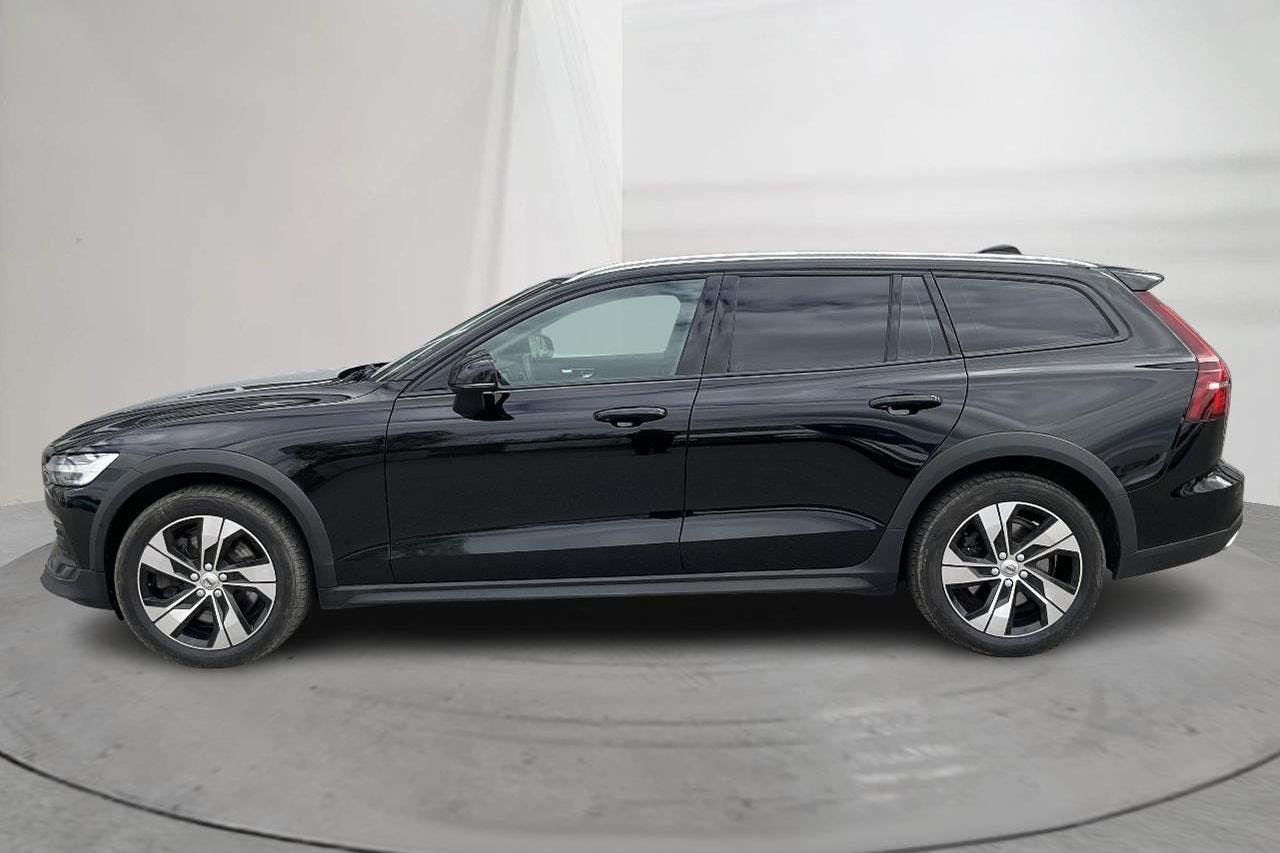 Volvo V60 B4 Cross Country AWD Mildhybrid, Diesel (197hk) - 18 007 mil - Automat - svart - 2022